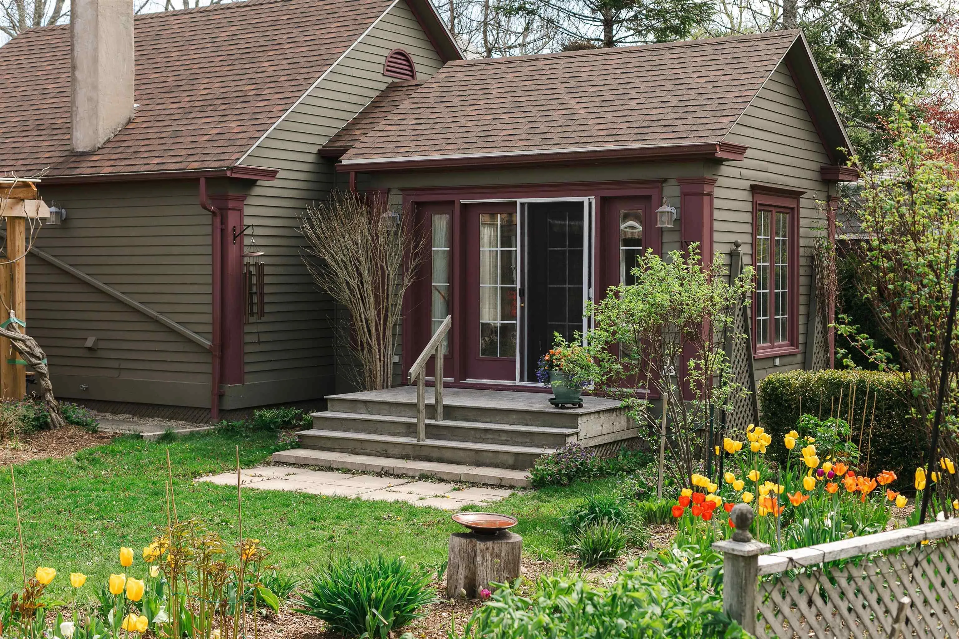 328 Main Street, Mahone Bay Ns B0j 2e0, 3 Bedrooms Bedrooms, ,3 BathroomsBathrooms,Residential,For Sale,Main,202510785