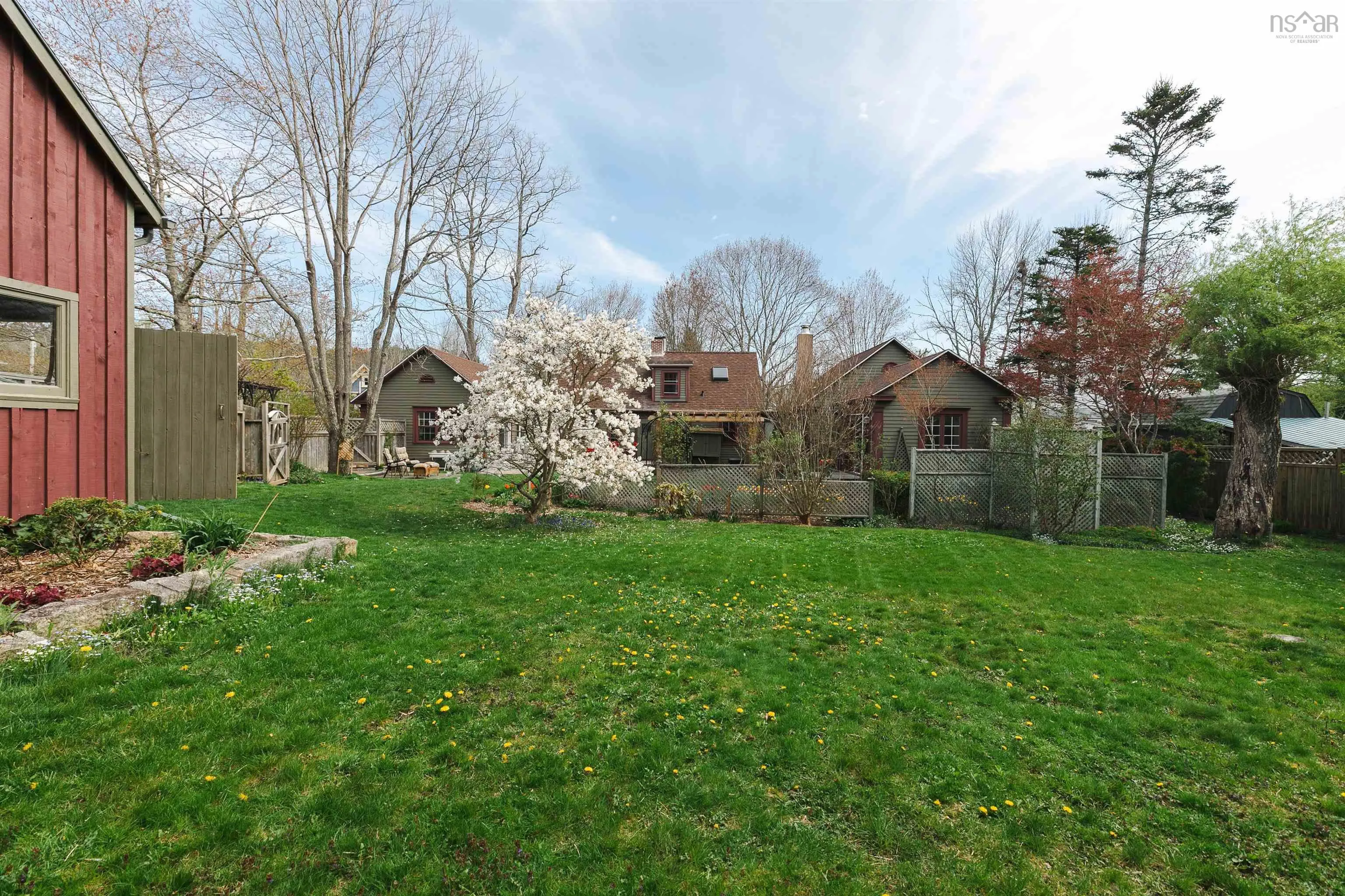 328 Main Street, Mahone Bay Ns B0j 2e0, 3 Bedrooms Bedrooms, ,3 BathroomsBathrooms,Residential,For Sale,Main,202510785