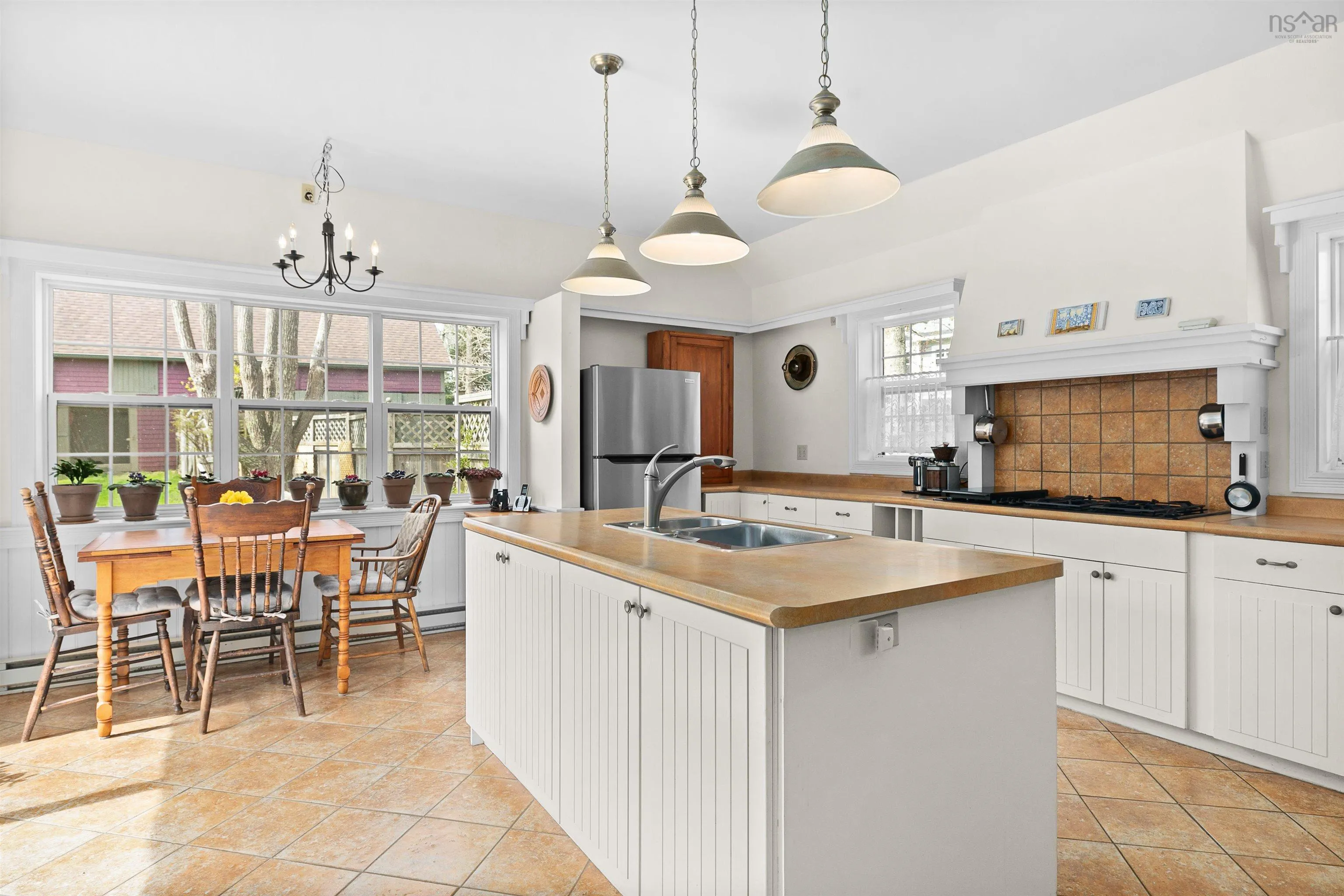 328 Main Street, Mahone Bay Ns B0j 2e0, 3 Bedrooms Bedrooms, ,3 BathroomsBathrooms,Residential,For Sale,Main,202510785