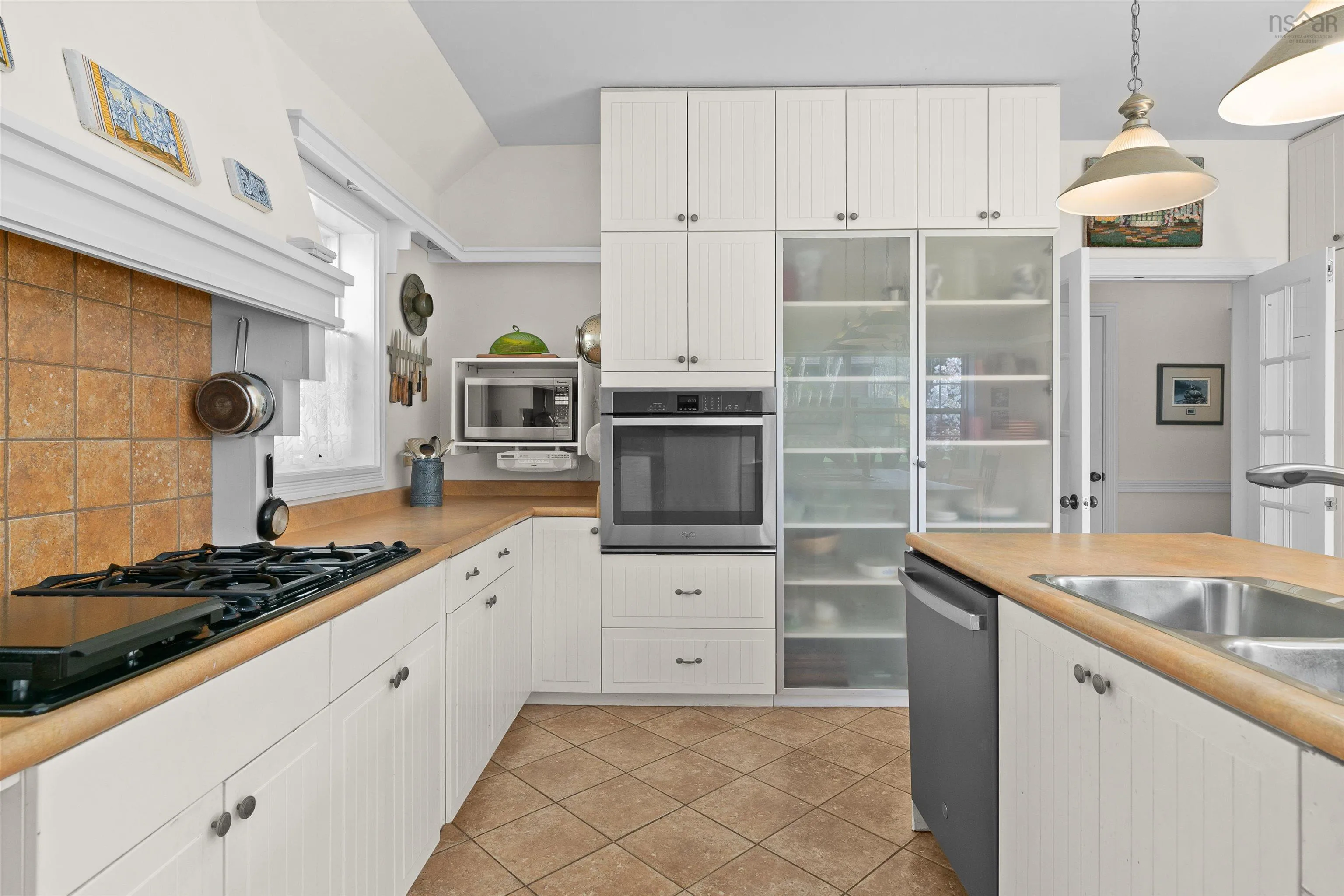 328 Main Street, Mahone Bay Ns B0j 2e0, 3 Bedrooms Bedrooms, ,3 BathroomsBathrooms,Residential,For Sale,Main,202510785
