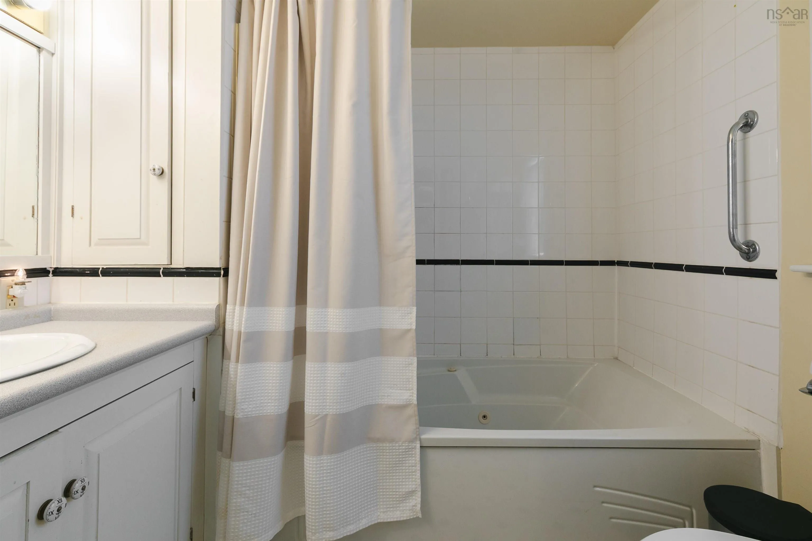 328 Main Street, Mahone Bay Ns B0j 2e0, 3 Bedrooms Bedrooms, ,3 BathroomsBathrooms,Residential,For Sale,Main,202510785