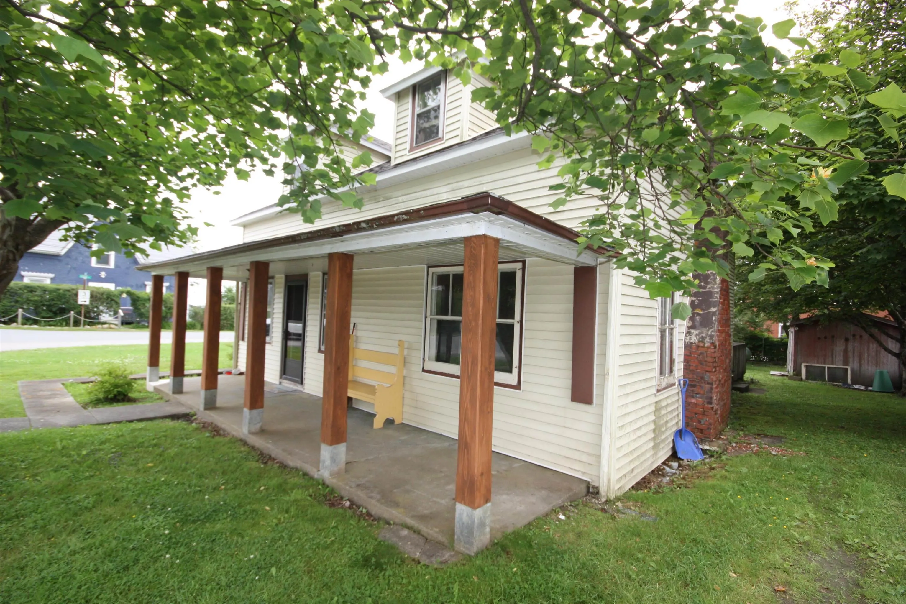 31 Hall Street, Lockeport, NS B0T 1L0, 4 Bedrooms Bedrooms, ,1 BathroomBathrooms,Residential,For Sale,Hall,202517471