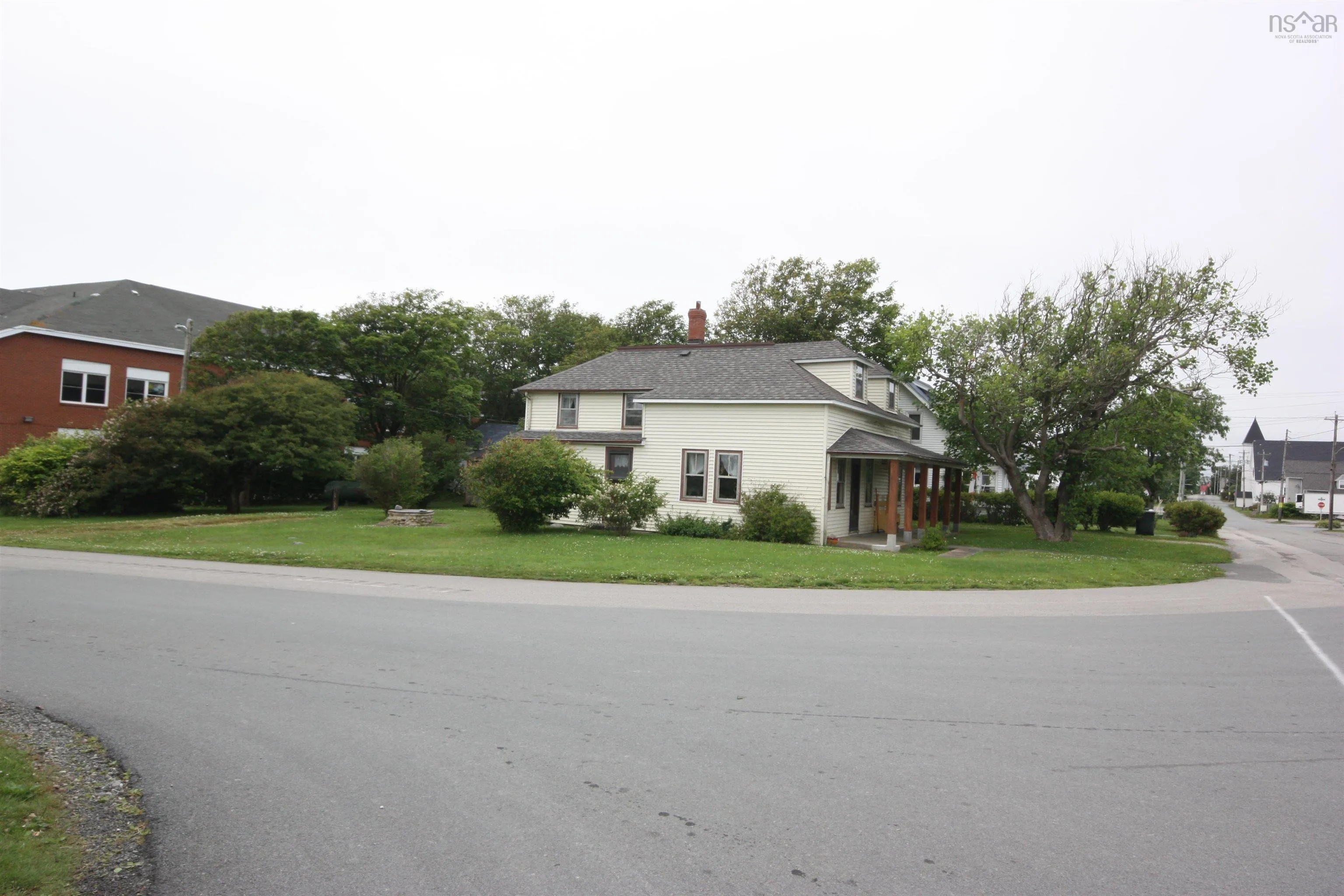 31 Hall Street, Lockeport, NS B0T 1L0, 4 Bedrooms Bedrooms, ,1 BathroomBathrooms,Residential,For Sale,Hall,202517471