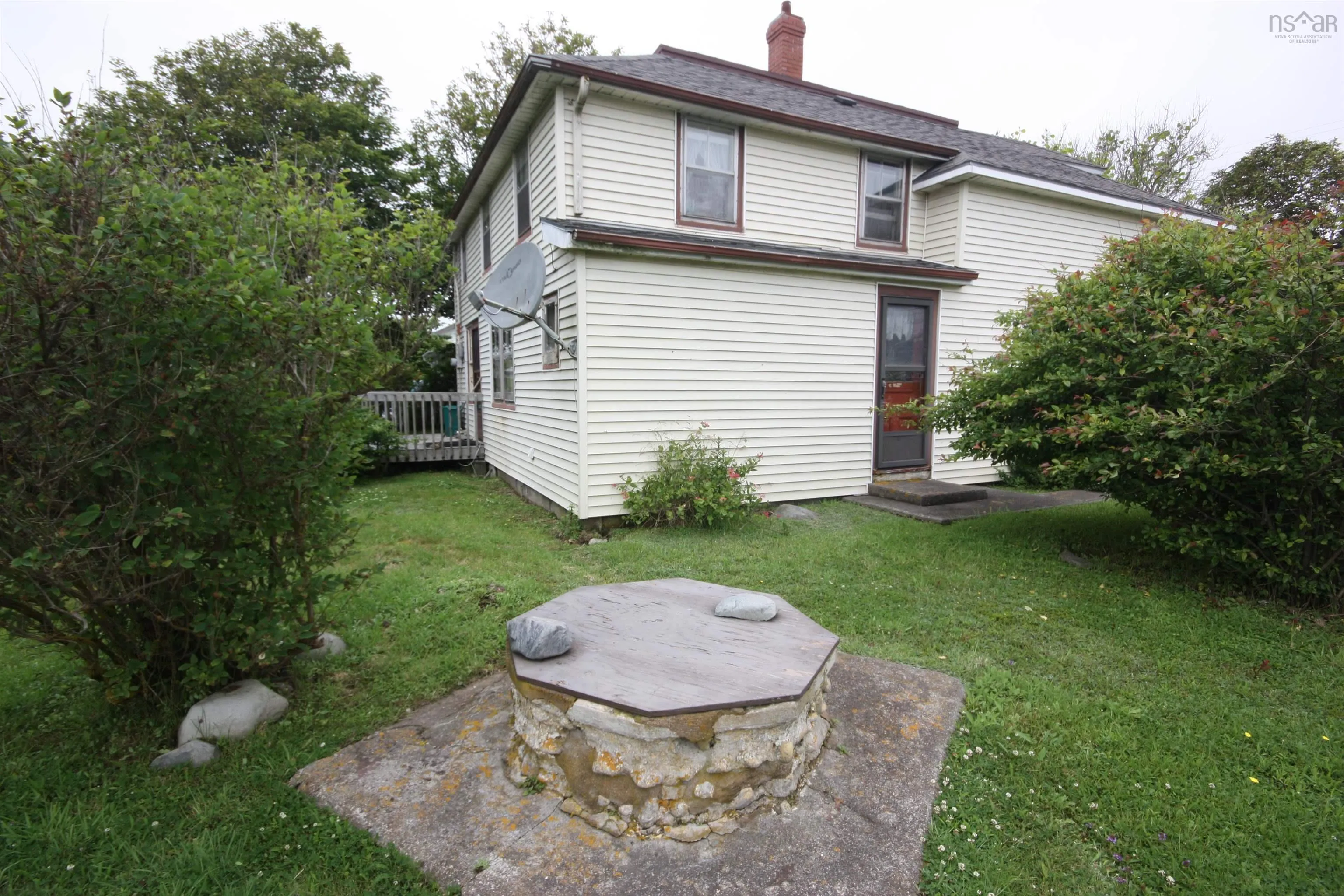 31 Hall Street, Lockeport, NS B0T 1L0, 4 Bedrooms Bedrooms, ,1 BathroomBathrooms,Residential,For Sale,Hall,202517471