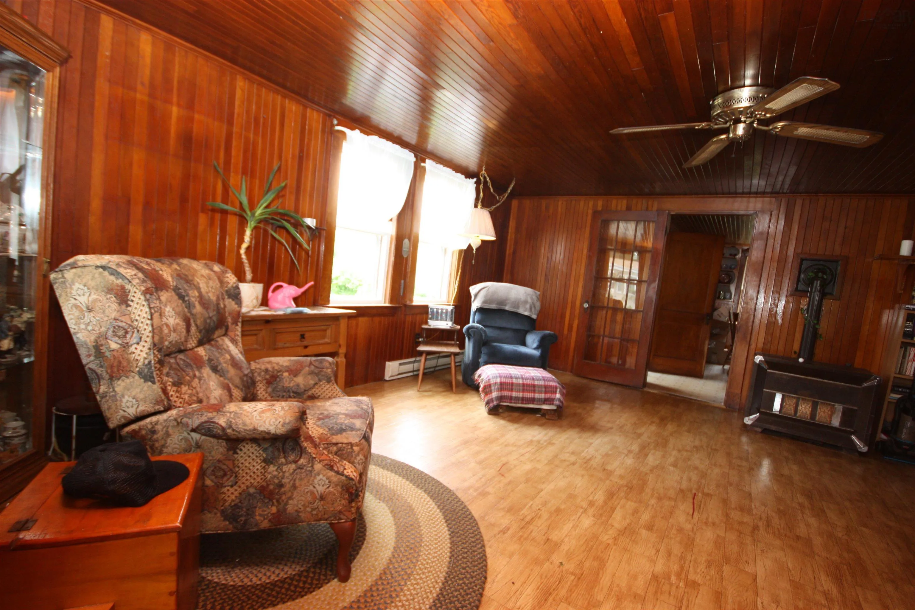 31 Hall Street, Lockeport, NS B0T 1L0, 4 Bedrooms Bedrooms, ,1 BathroomBathrooms,Residential,For Sale,Hall,202517471