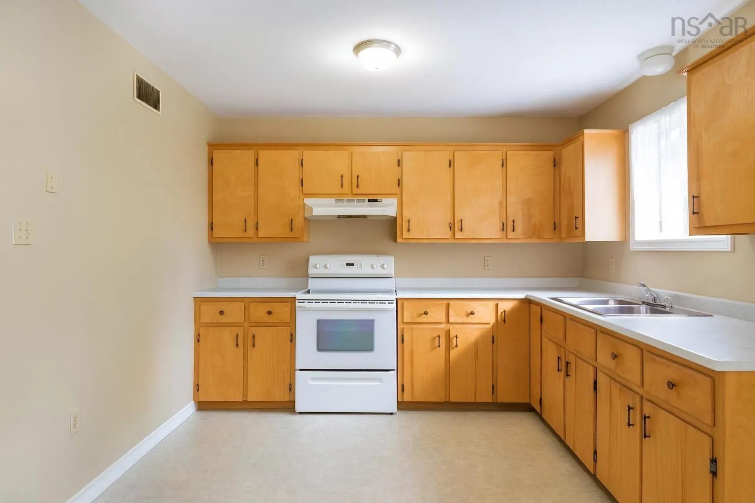 9635/9637 Commercial Street, New Minas, NS B4N 3G6, 4 Bedrooms Bedrooms, ,Residential Income,For Sale,Commercial,202521889