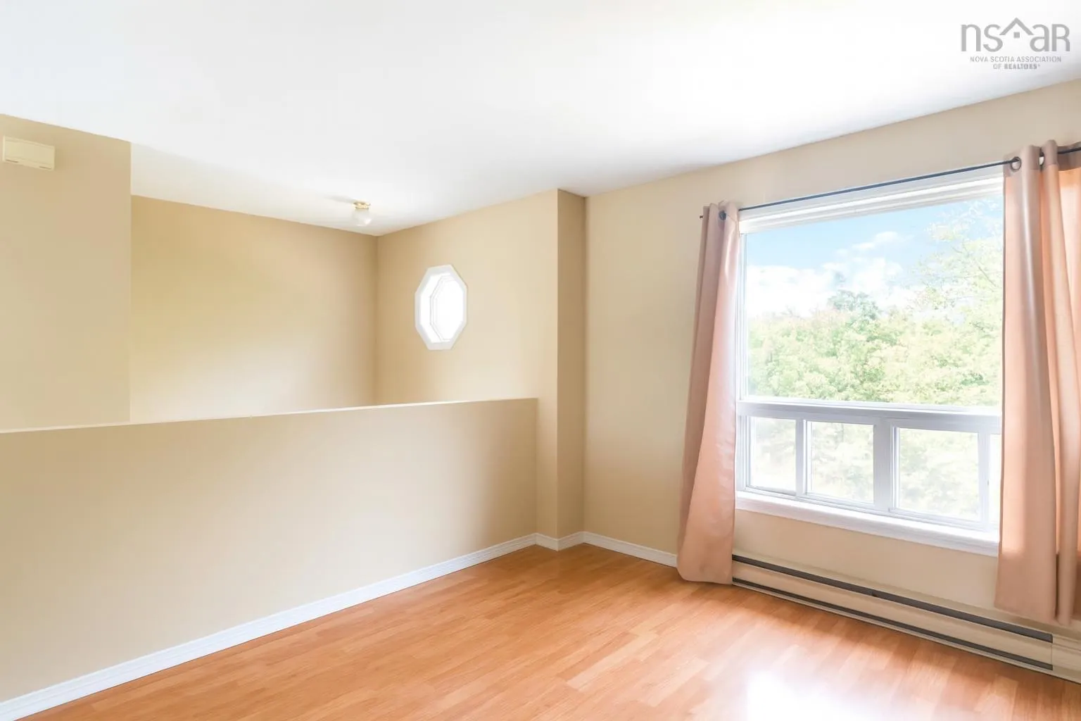 9635/9637 Commercial Street, New Minas, NS B4N 3G6, 4 Bedrooms Bedrooms, ,Residential Income,For Sale,Commercial,202521889
