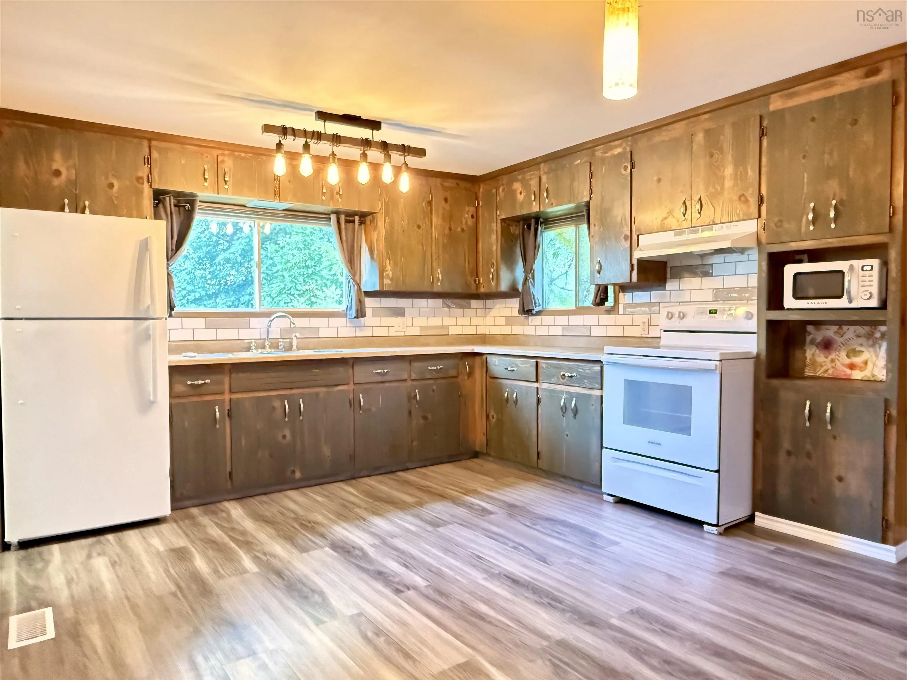 92 Chestnut Street, Pictou, NS B0K 1H0, 2 Bedrooms Bedrooms, ,1 BathroomBathrooms,Residential,For Sale,Chestnut Street,202521989