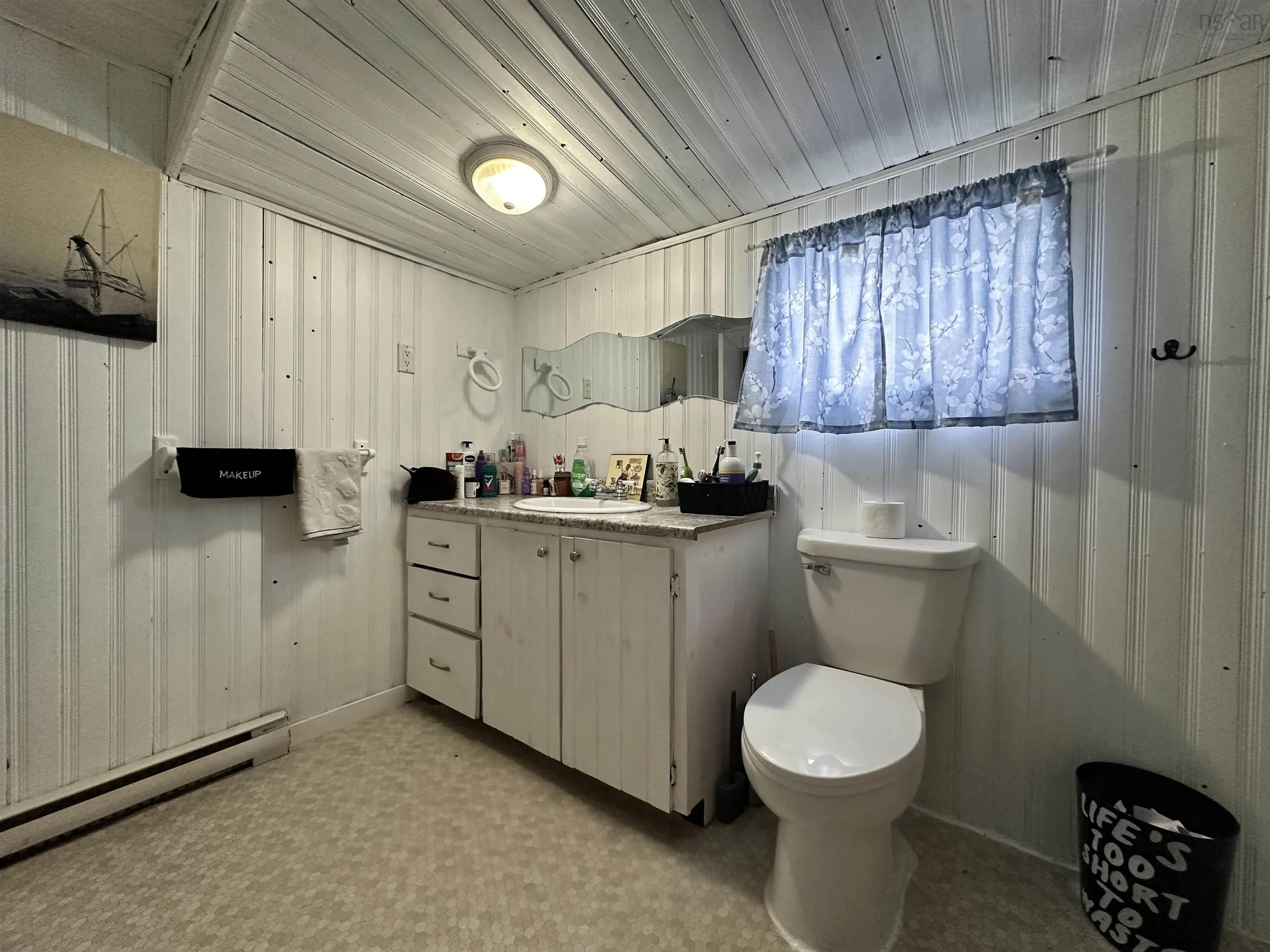 12 Church Street, Yarmouth, NS B5A 3Z1, 4 Bedrooms Bedrooms, ,2 BathroomsBathrooms,Residential,For Sale,Church,202523017