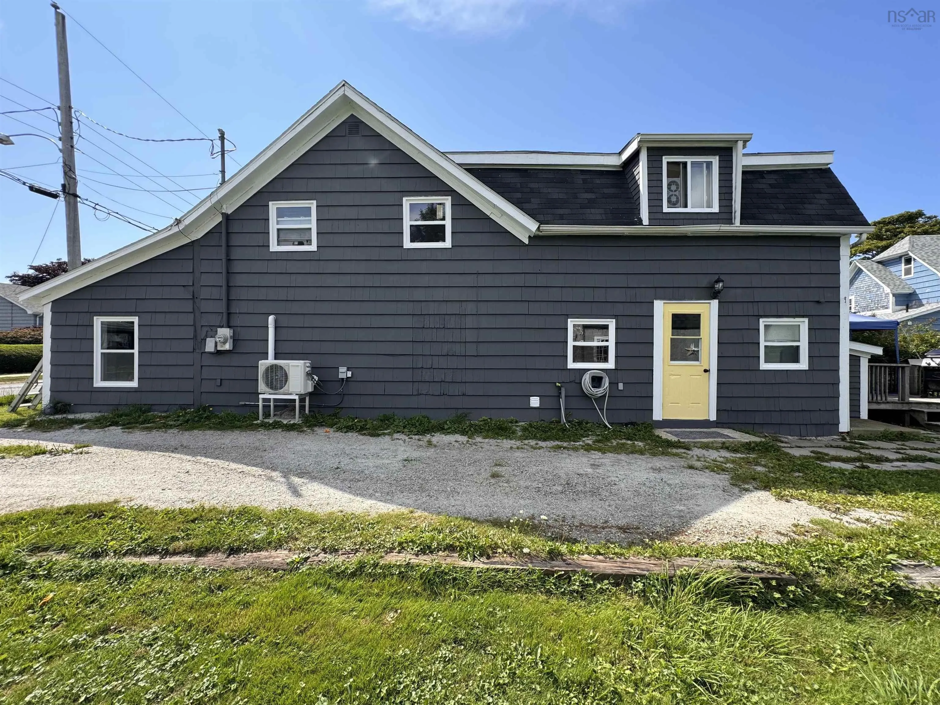12 Church Street, Yarmouth, NS B5A 3Z1, 4 Bedrooms Bedrooms, ,2 BathroomsBathrooms,Residential,For Sale,Church,202523017