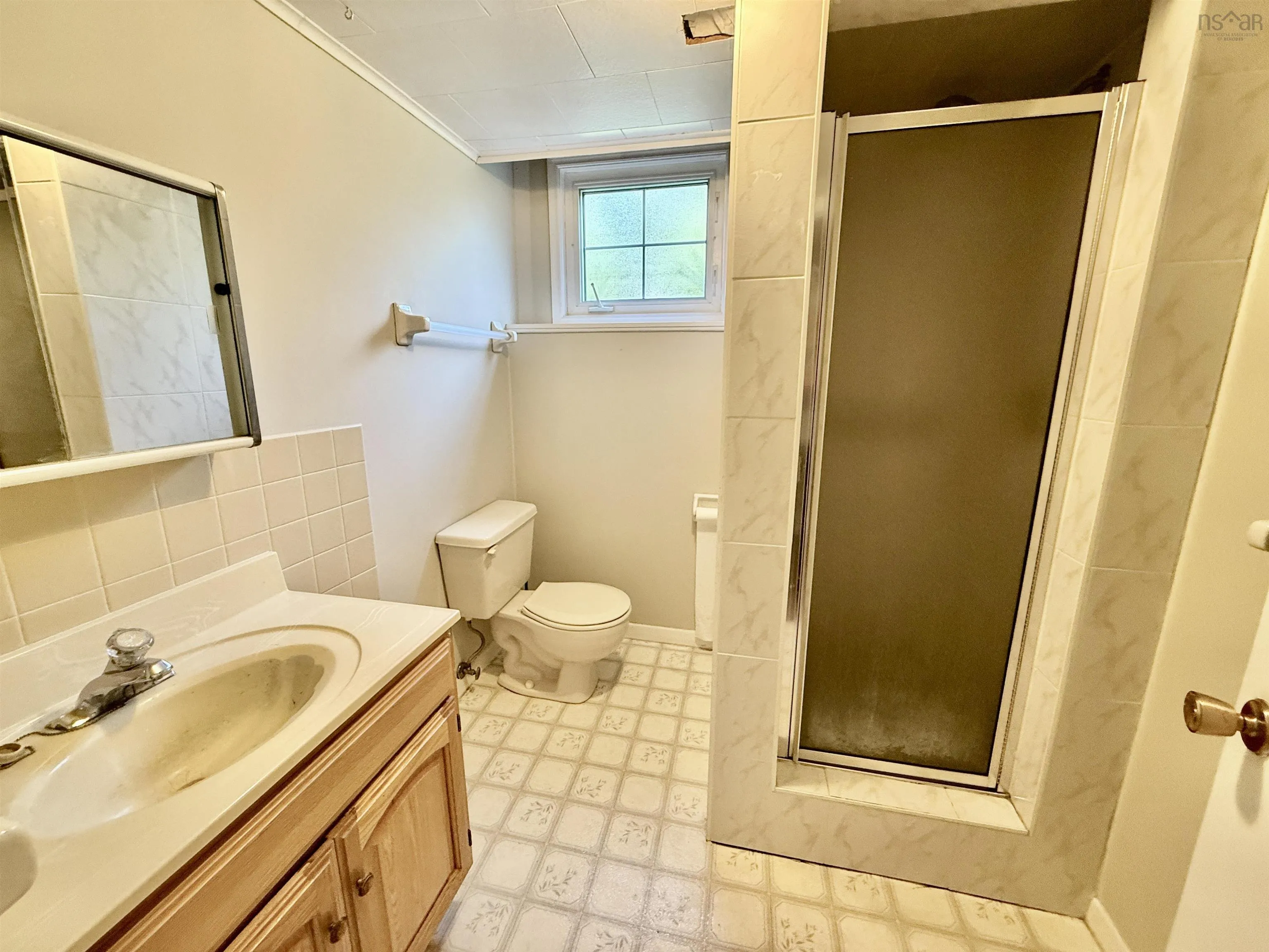 2 Laurentian Drive, Halifax, NS B3M 3G3, 4 Bedrooms Bedrooms, ,2 BathroomsBathrooms,Residential,For Sale,Laurentian,202523499
