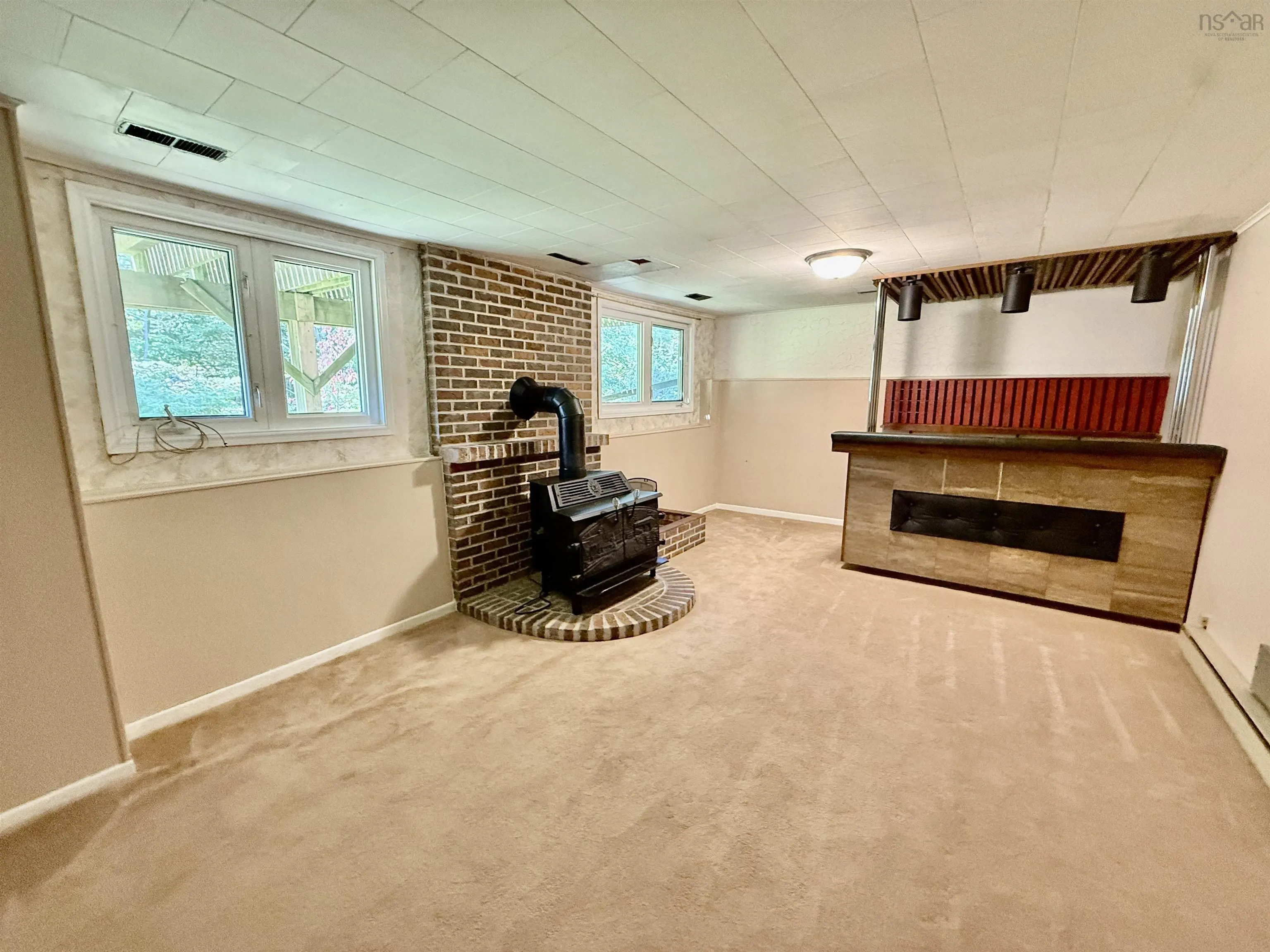 2 Laurentian Drive, Halifax, NS B3M 3G3, 4 Bedrooms Bedrooms, ,2 BathroomsBathrooms,Residential,For Sale,Laurentian,202523499