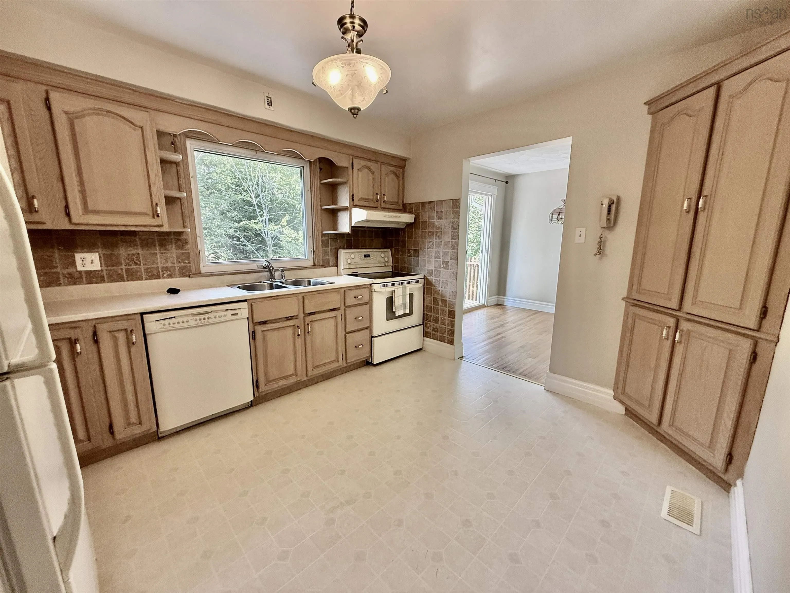 2 Laurentian Drive, Halifax, NS B3M 3G3, 4 Bedrooms Bedrooms, ,2 BathroomsBathrooms,Residential,For Sale,Laurentian,202523499