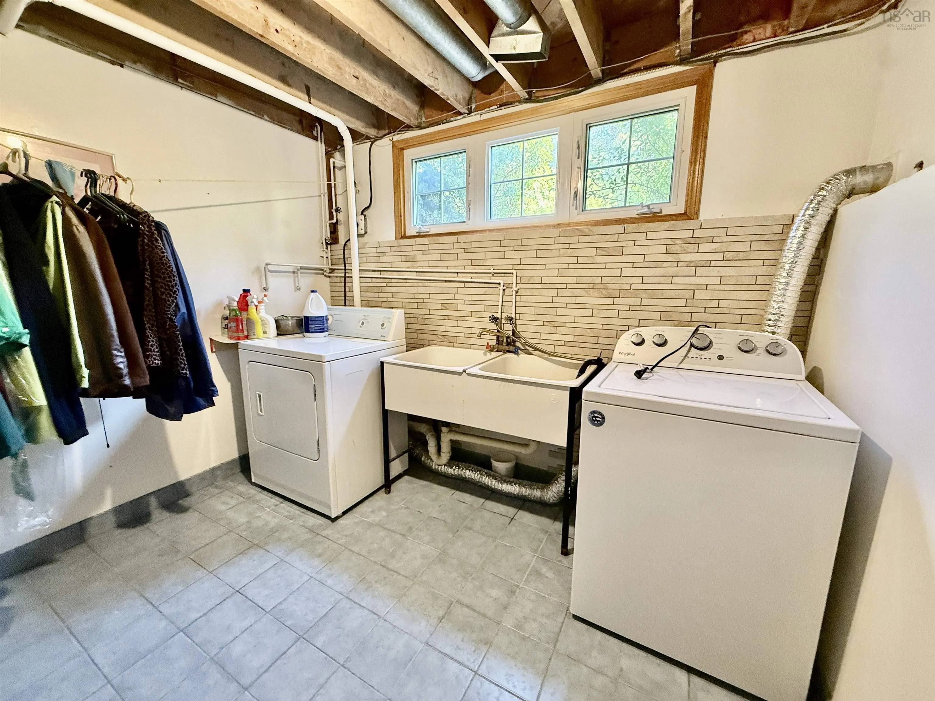 2 Laurentian Drive, Halifax, NS B3M 3G3, 4 Bedrooms Bedrooms, ,2 BathroomsBathrooms,Residential,For Sale,Laurentian,202523499