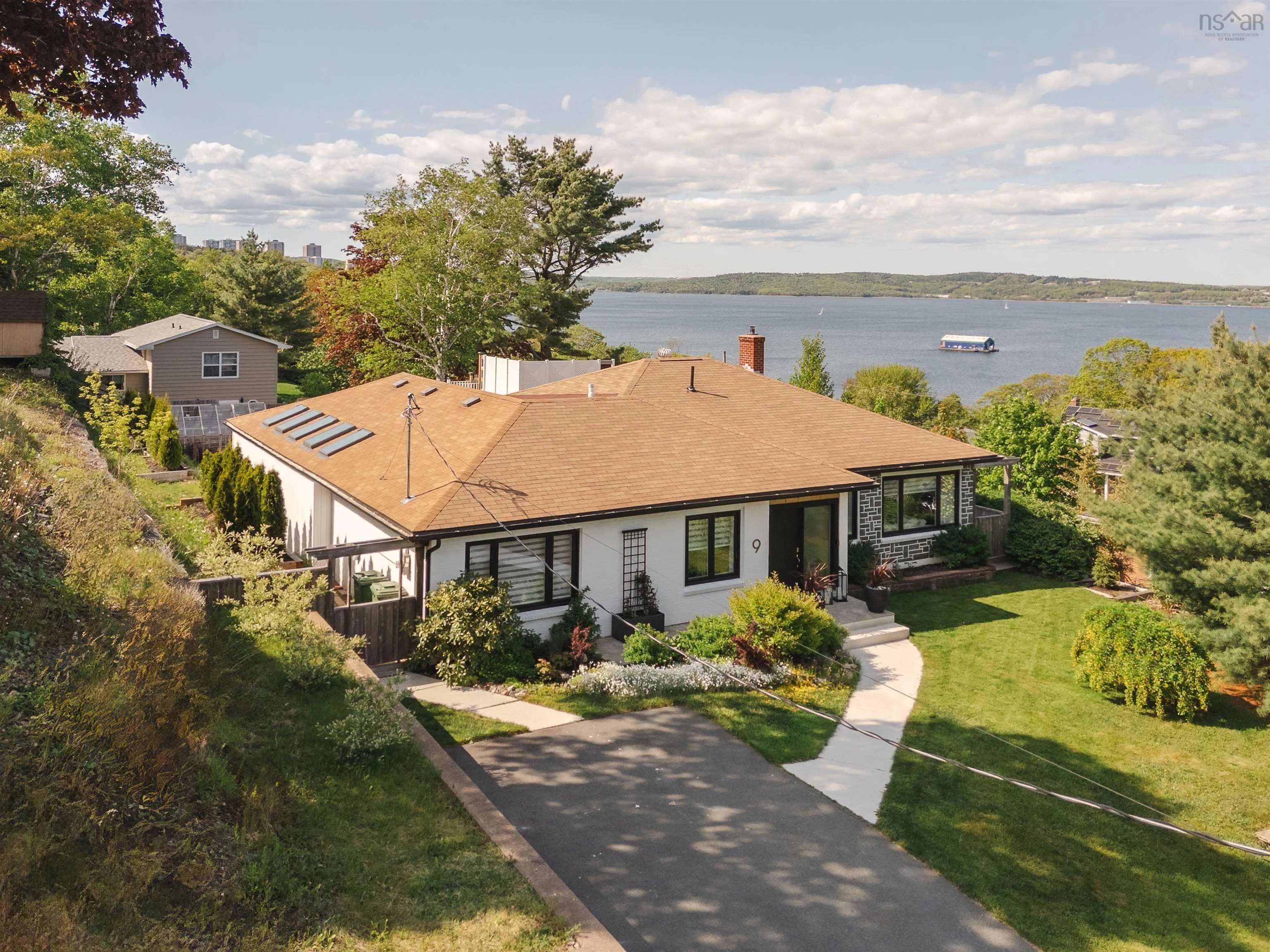9 Lynwood Drive, Halifax, NS B3M 1Y8, 3 Bedrooms Bedrooms, ,3 BathroomsBathrooms,Residential,For Sale,Lynwood,202514864
