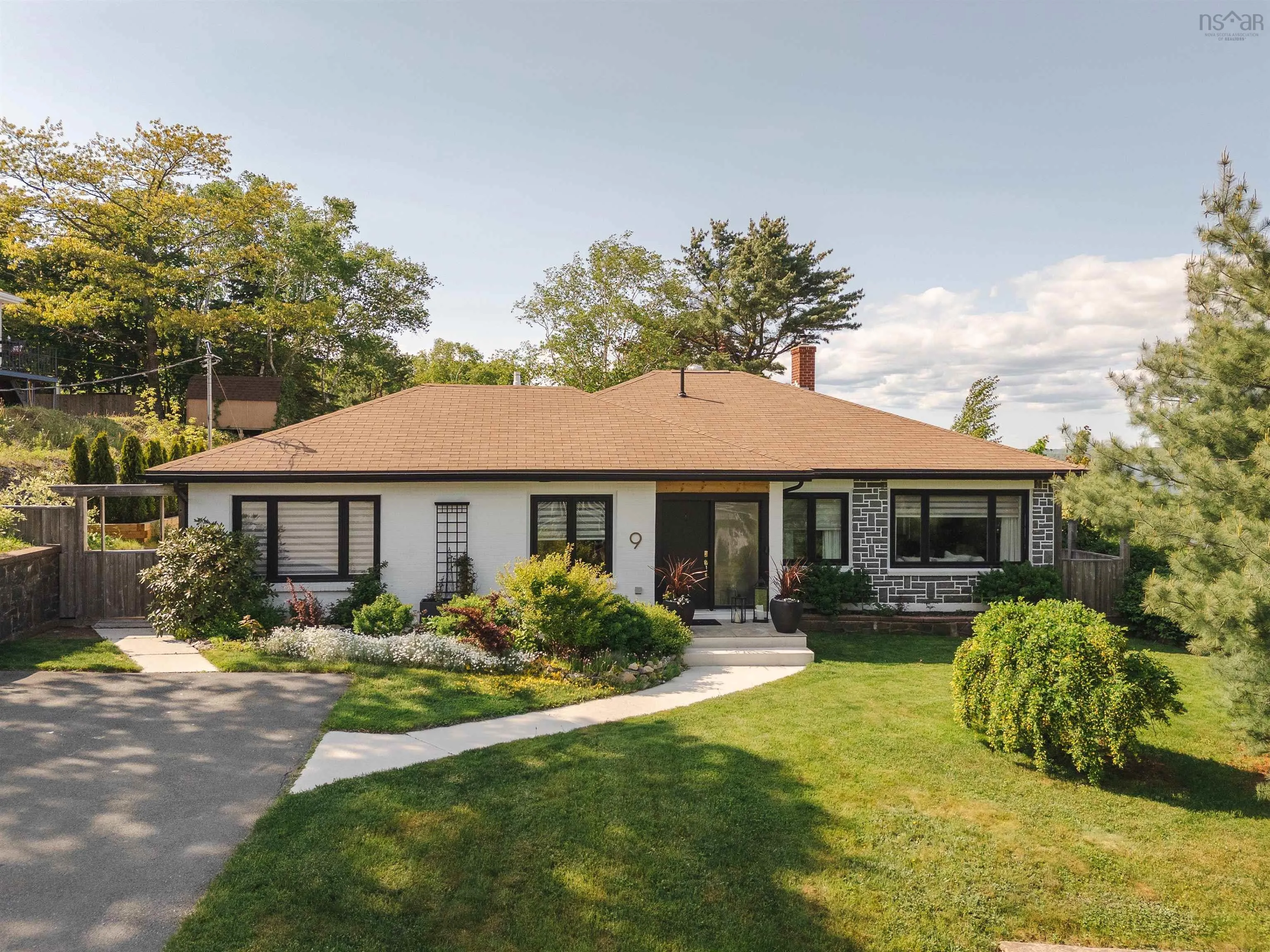 9 Lynwood Drive, Halifax, NS B3M 1Y8, 3 Bedrooms Bedrooms, ,3 BathroomsBathrooms,Residential,For Sale,Lynwood,202514864
