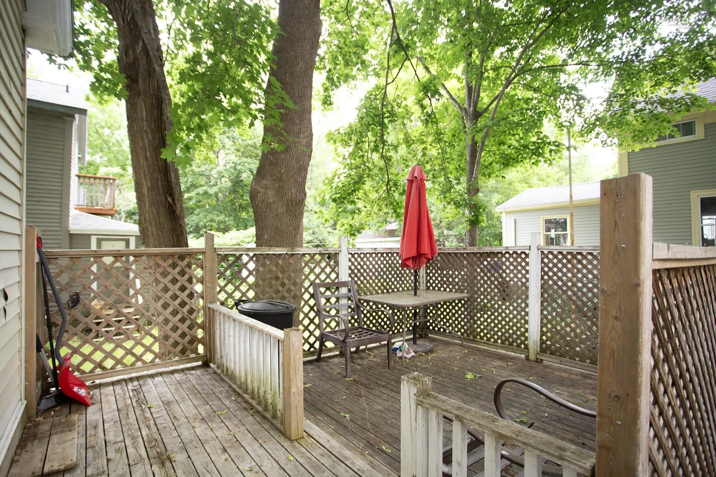 27 Canaan Avenue, Kentville, NS B4N 1B8, 4 Bedrooms Bedrooms, ,Residential Income,For Sale,Canaan,202519900
