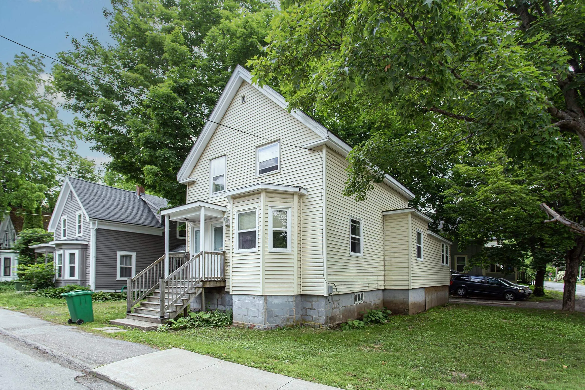 27 Canaan Avenue, Kentville, NS B4N 1B8, 4 Bedrooms Bedrooms, ,Residential Income,For Sale,Canaan,202519900