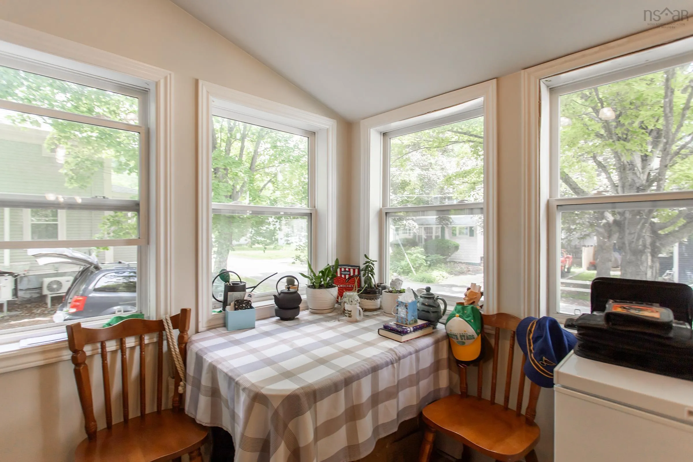 27 Canaan Avenue, Kentville, NS B4N 1B8, 4 Bedrooms Bedrooms, ,Residential Income,For Sale,Canaan,202519900