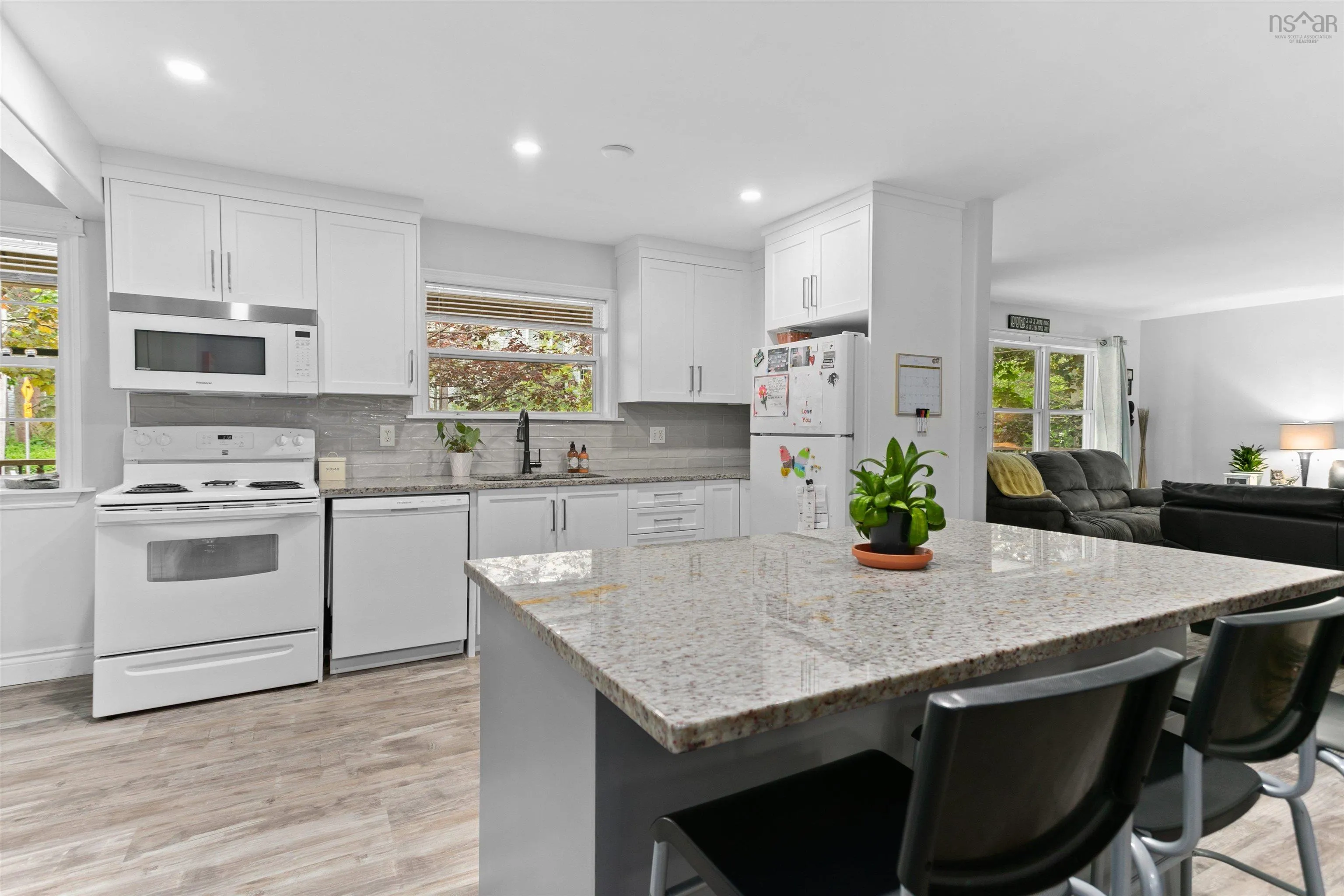 84/86 Woodbury Drive, Halifax, NS B3M 1Z5, ,Residential Income,For Sale,Woodbury,202511048