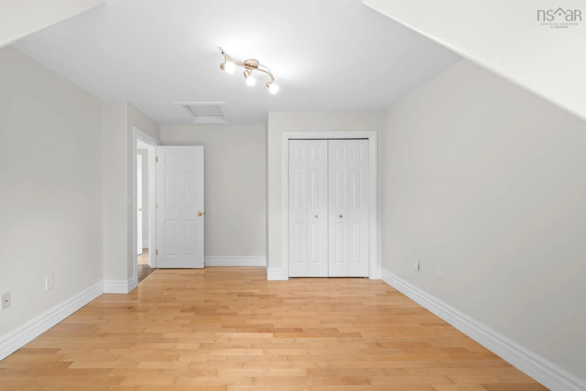 88 Inverary Point Lane, West Porters Lake, NS B3E 1N4, 4 Bedrooms Bedrooms, ,3 BathroomsBathrooms,Residential,For Sale,Inverary Point,202520054