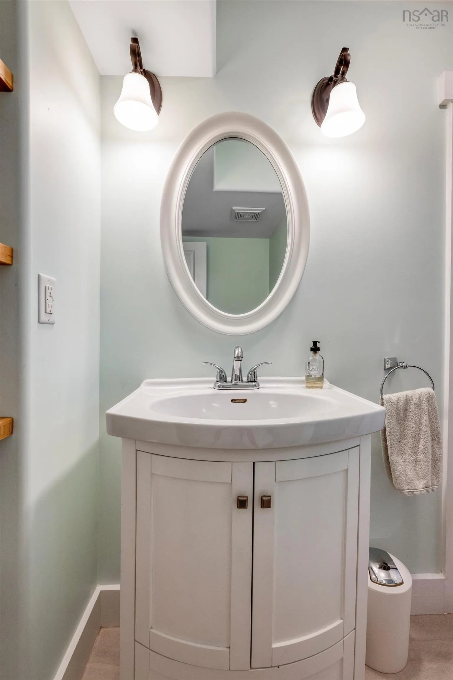 56 Montague Street, Lunenburg, NS B0J 2C0, 4 Bedrooms Bedrooms, ,3 BathroomsBathrooms,Residential,For Sale,Montague,202512107