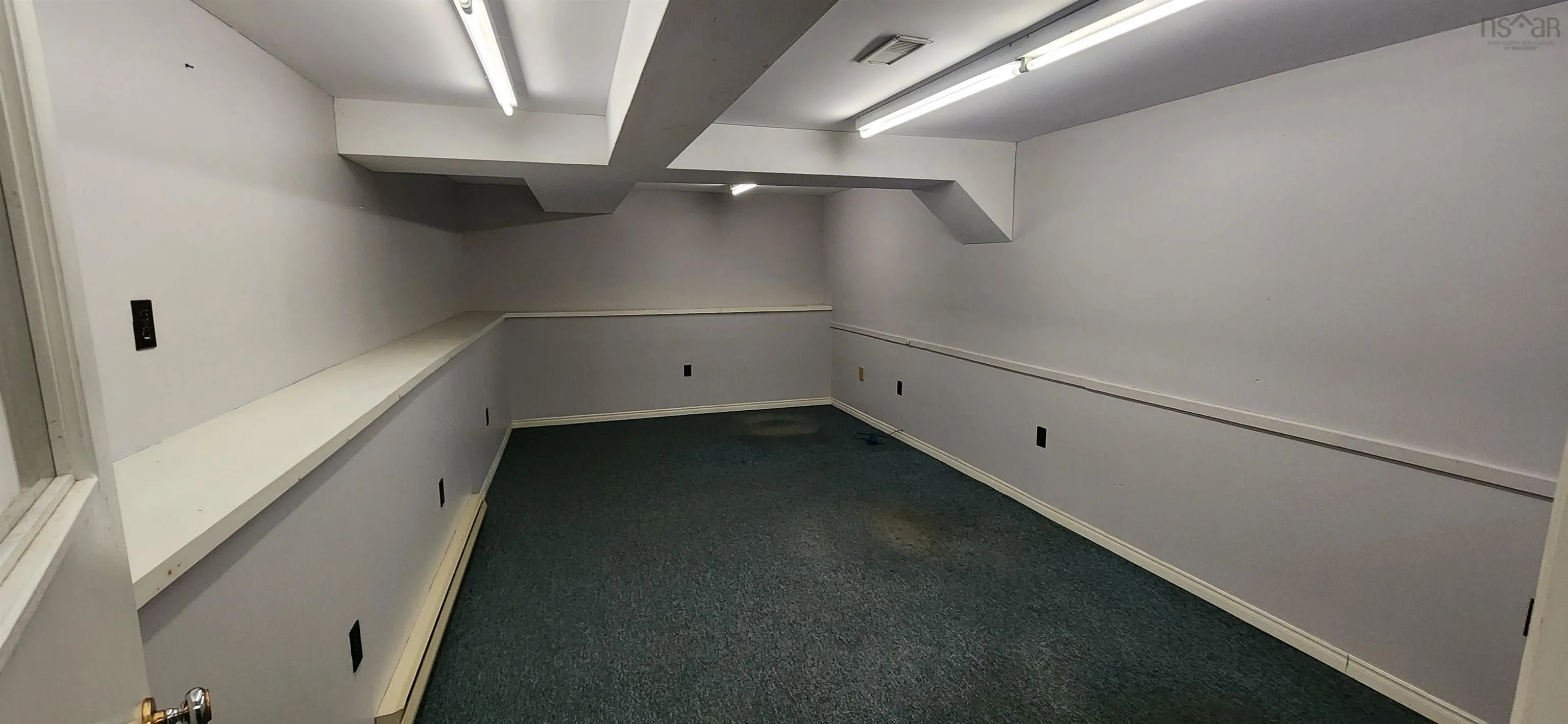 9027/9029 Commercial Street, New Minas Ns B4n 3e6, ,Commercial Sale,For Sale,Commercial,202510397