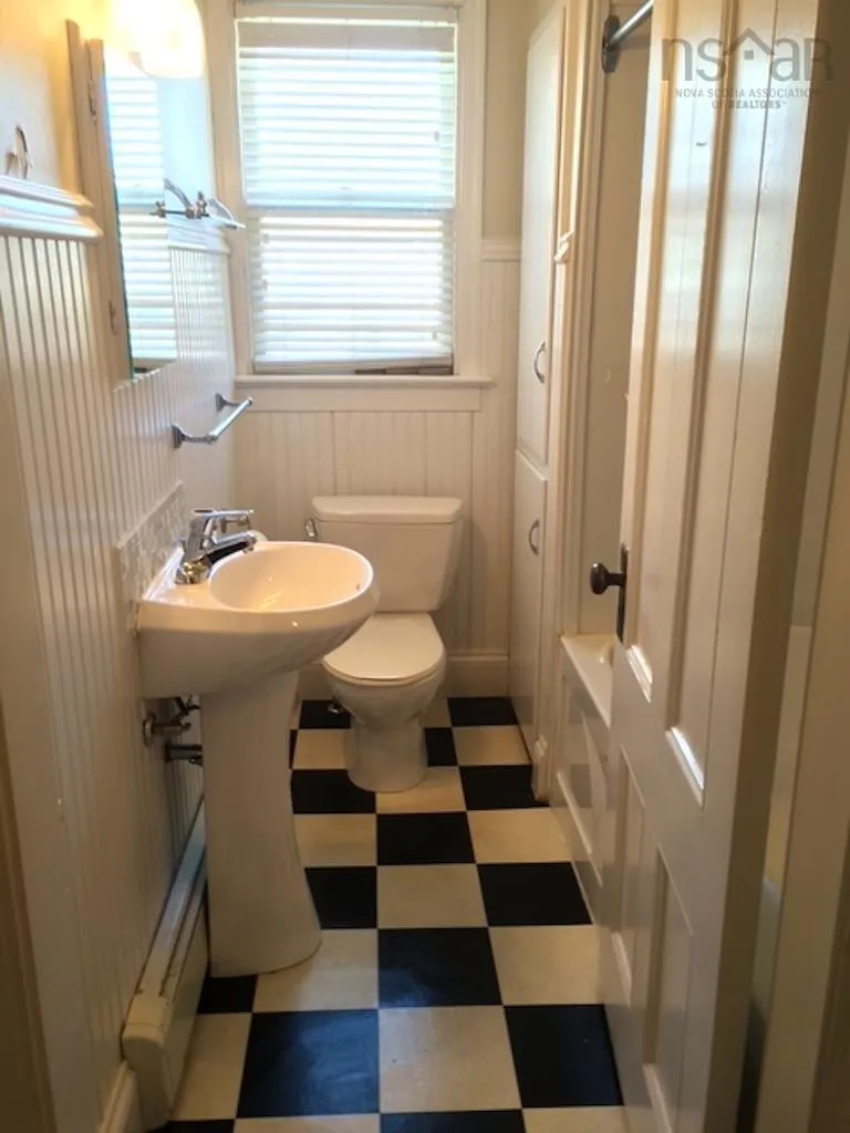 5 Victoria Street, Truro Ns B2n 1y5, 4 Bedrooms Bedrooms, ,Residential Income,For Sale,Victoria,202427940
