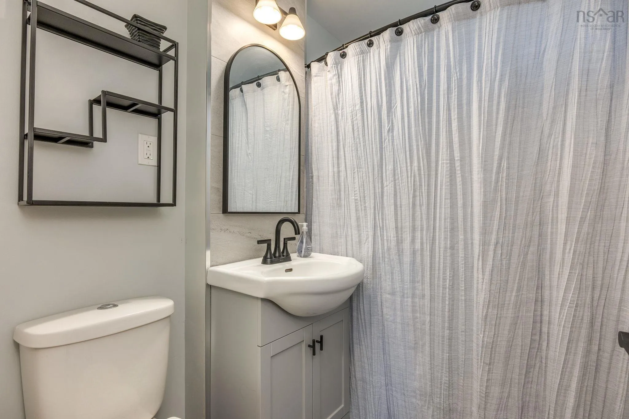 19-19 A Westwood Drive, Dartmouth, NS B2X 1Y3, ,Residential Income,For Sale,Westwood,202525666