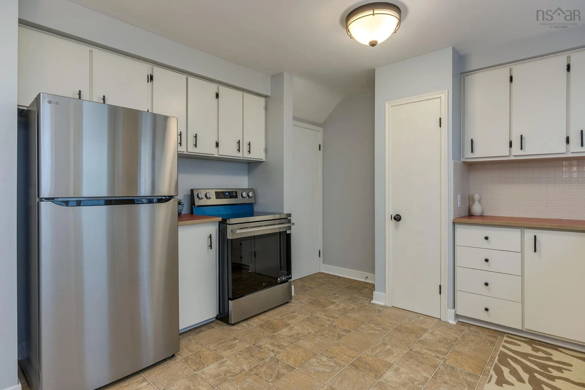 19-19 A Westwood Drive, Dartmouth, NS B2X 1Y3, ,Residential Income,For Sale,Westwood,202525666