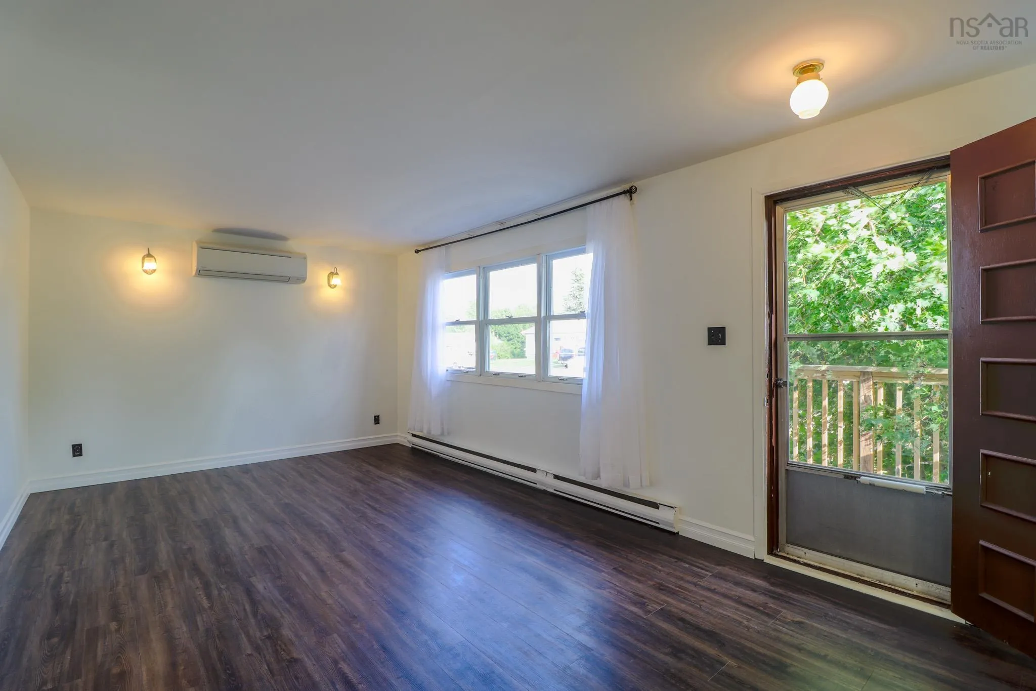 21 Halliday Street, Westmount, NS B1R 2A8, 2 Bedrooms Bedrooms, ,1 BathroomBathrooms,Residential,For Sale,Halliday,202520864