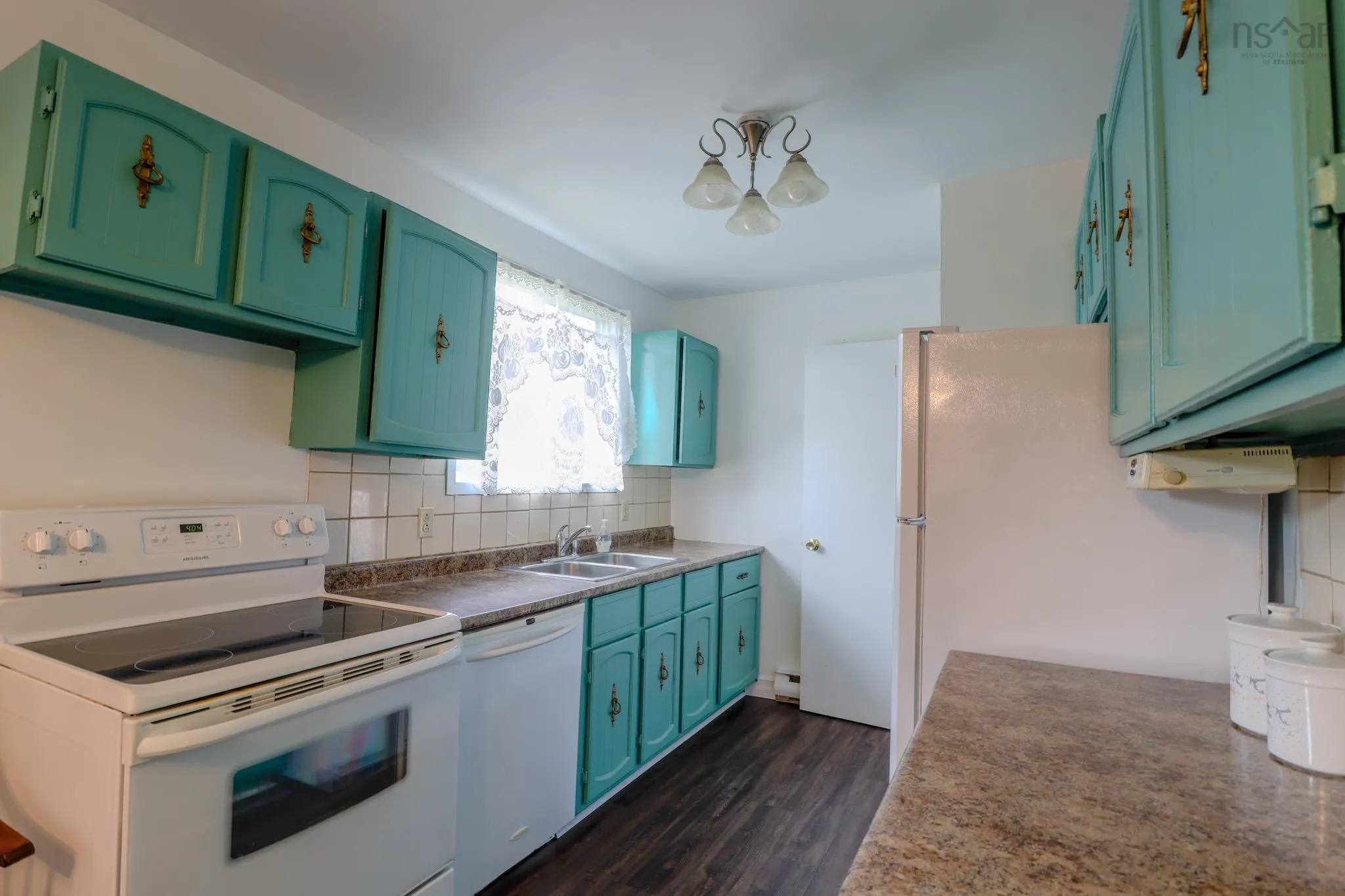 21 Halliday Street, Westmount, NS B1R 2A8, 2 Bedrooms Bedrooms, ,1 BathroomBathrooms,Residential,For Sale,Halliday,202520864
