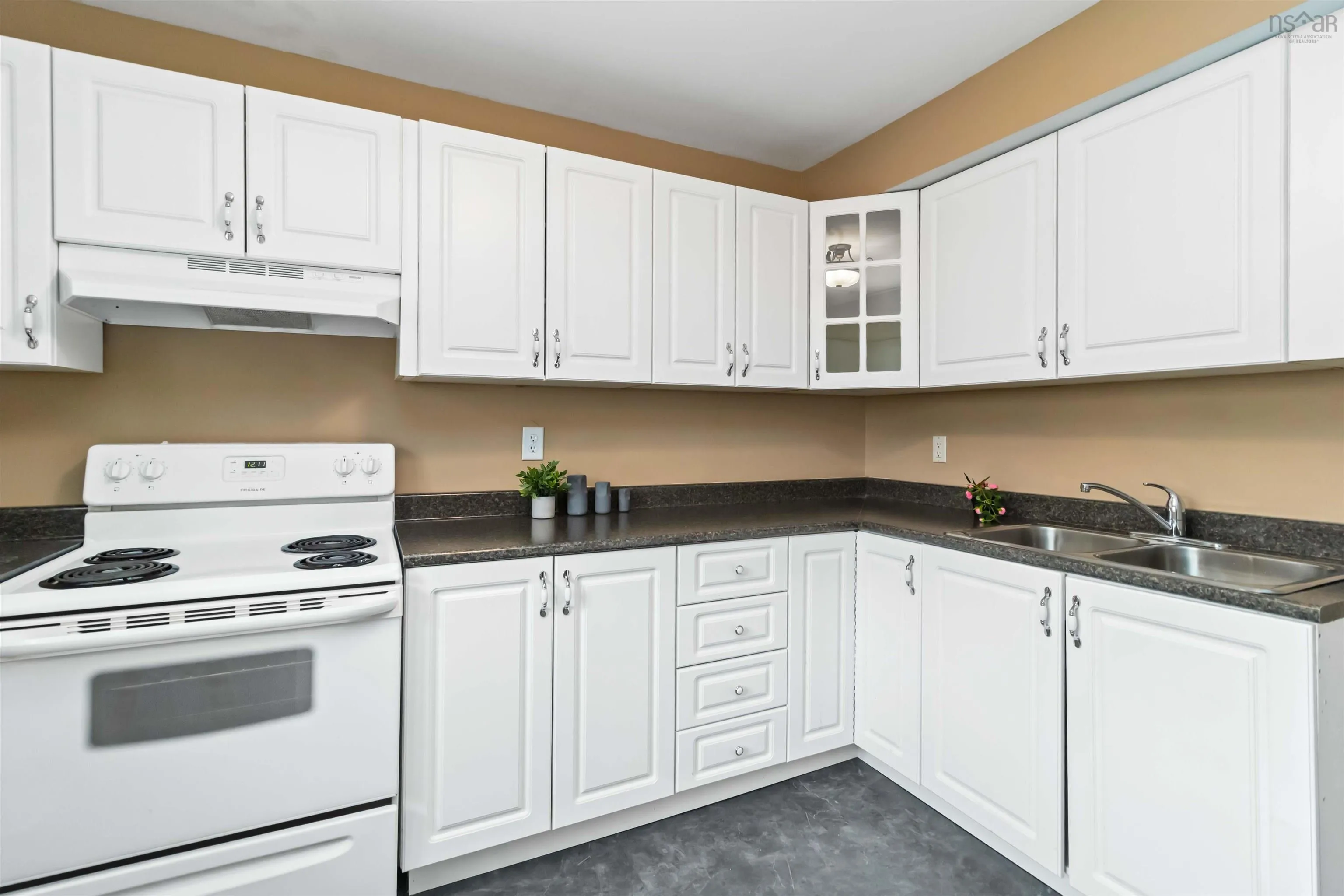 4 Forestside Crescent, Halifax Ns B3m 1m4, 3 Bedrooms Bedrooms, ,2 BathroomsBathrooms,Residential,For Sale,Forestside,202510483