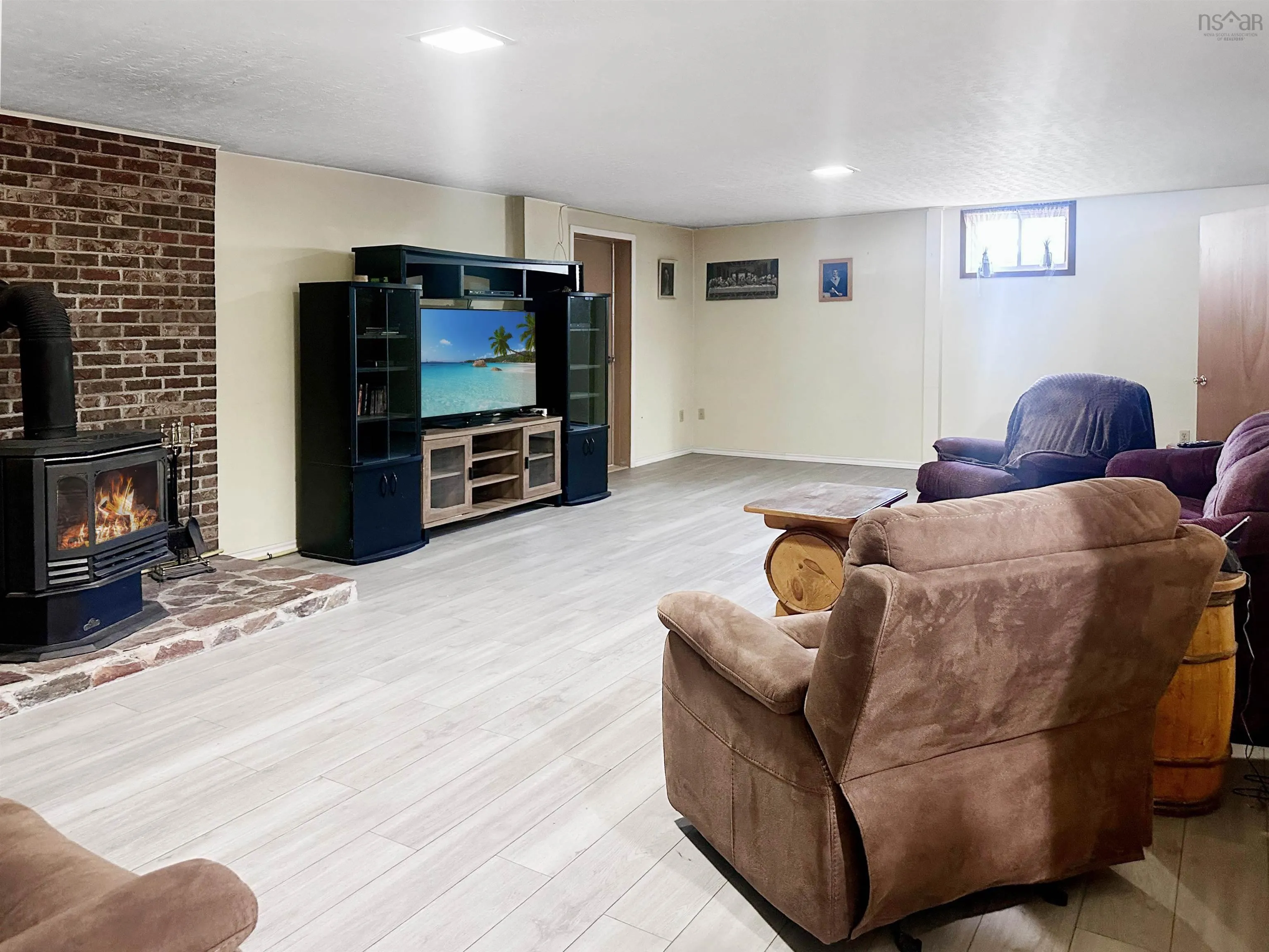 352 Lawrence Road, Rockland, NS B0P 1E0, 4 Bedrooms Bedrooms, ,3 BathroomsBathrooms,Residential,For Sale,Lawrence,202519698