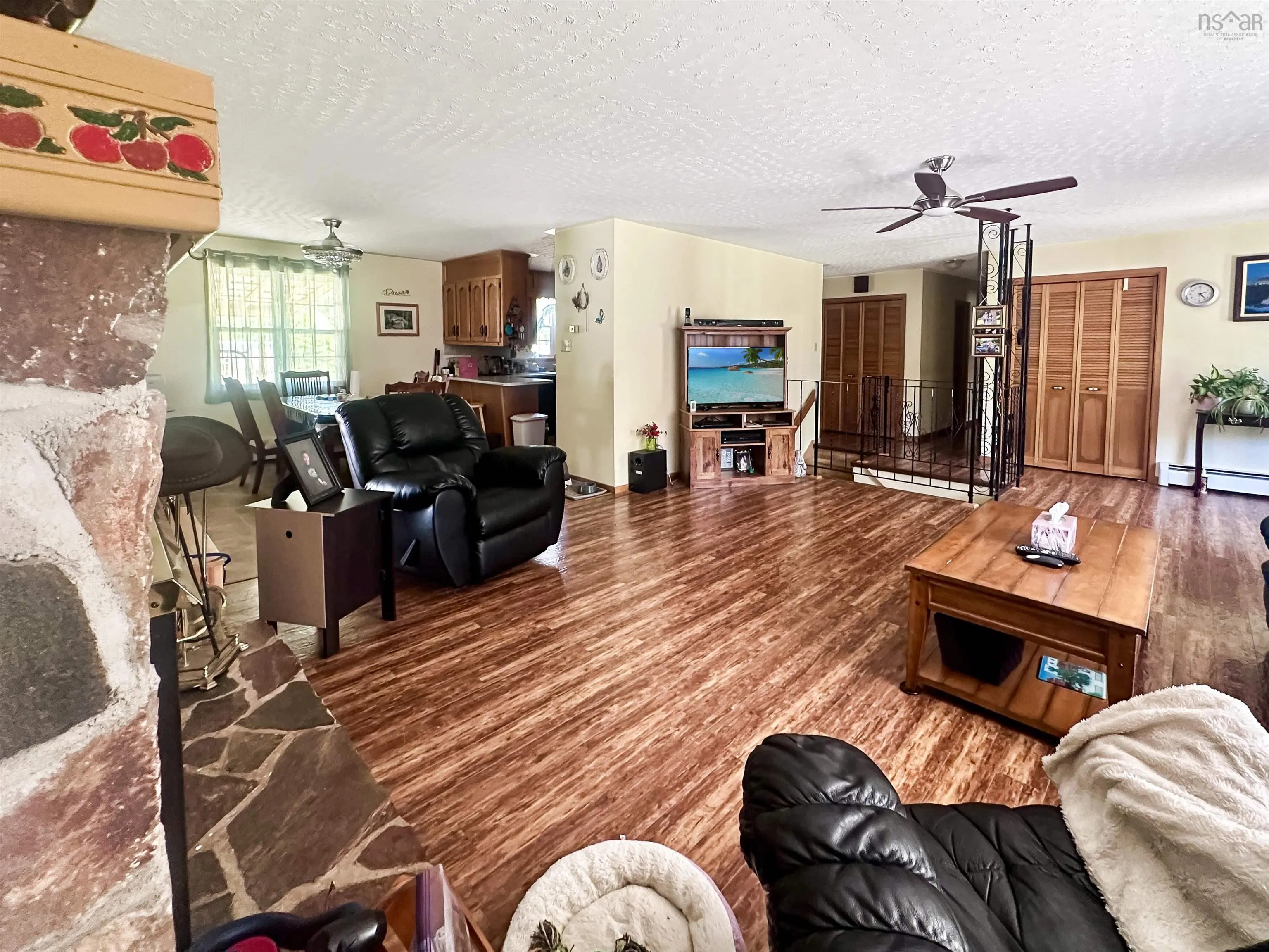 352 Lawrence Road, Rockland, NS B0P 1E0, 4 Bedrooms Bedrooms, ,3 BathroomsBathrooms,Residential,For Sale,Lawrence,202519698