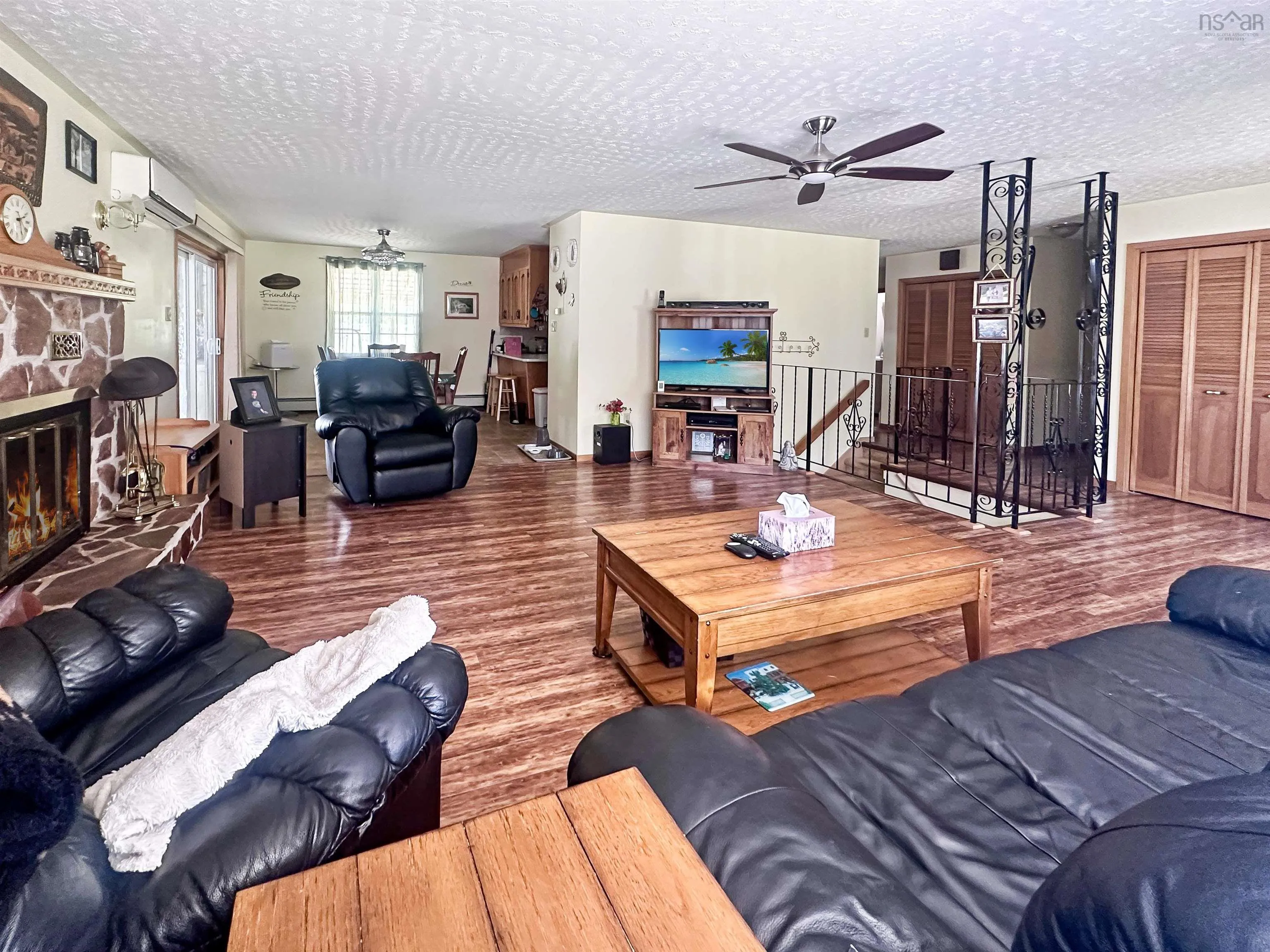 352 Lawrence Road, Rockland, NS B0P 1E0, 4 Bedrooms Bedrooms, ,3 BathroomsBathrooms,Residential,For Sale,Lawrence,202519698