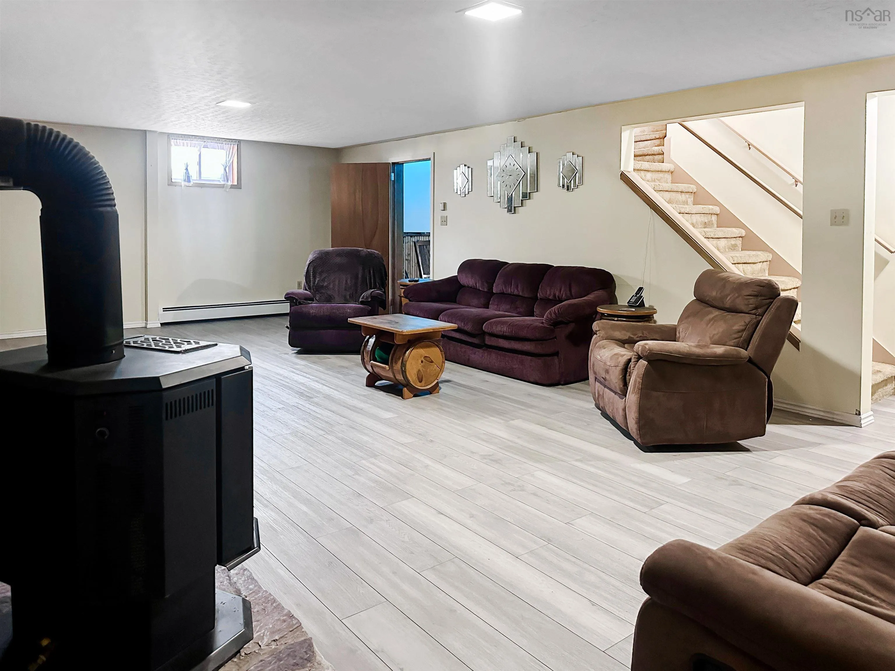 352 Lawrence Road, Rockland, NS B0P 1E0, 4 Bedrooms Bedrooms, ,3 BathroomsBathrooms,Residential,For Sale,Lawrence,202519698