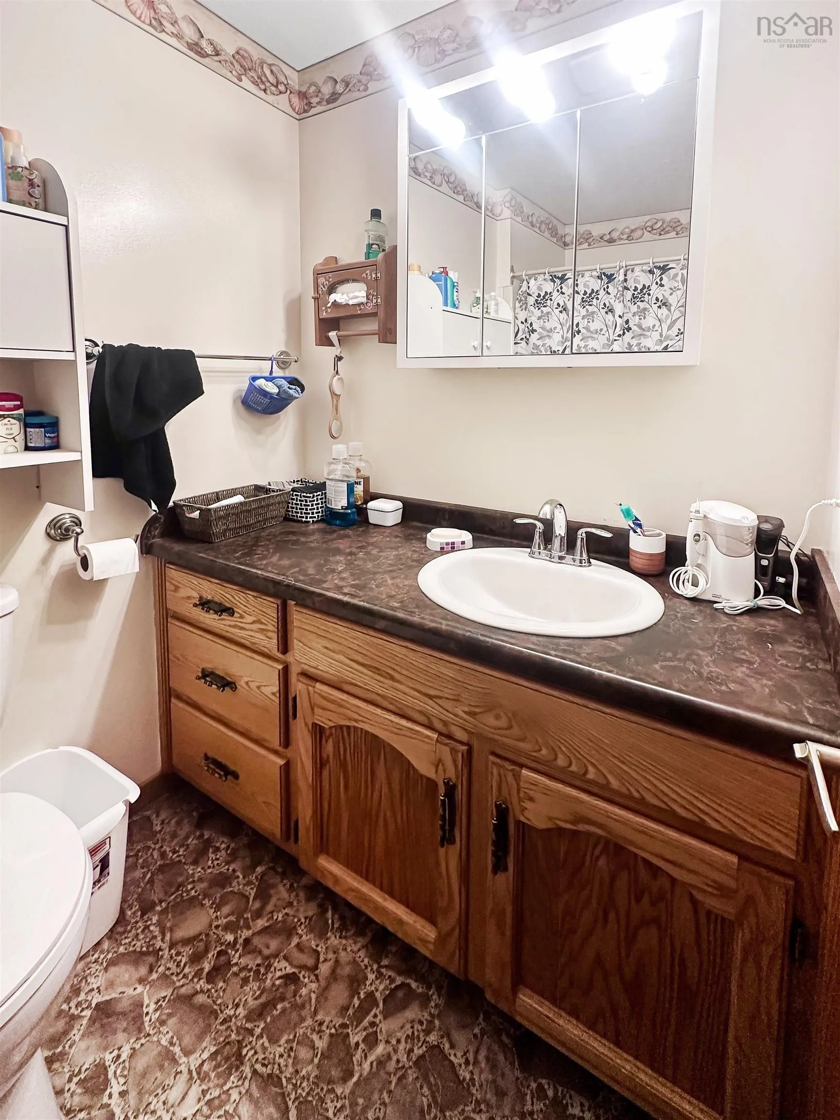 352 Lawrence Road, Rockland, NS B0P 1E0, 4 Bedrooms Bedrooms, ,3 BathroomsBathrooms,Residential,For Sale,Lawrence,202519698