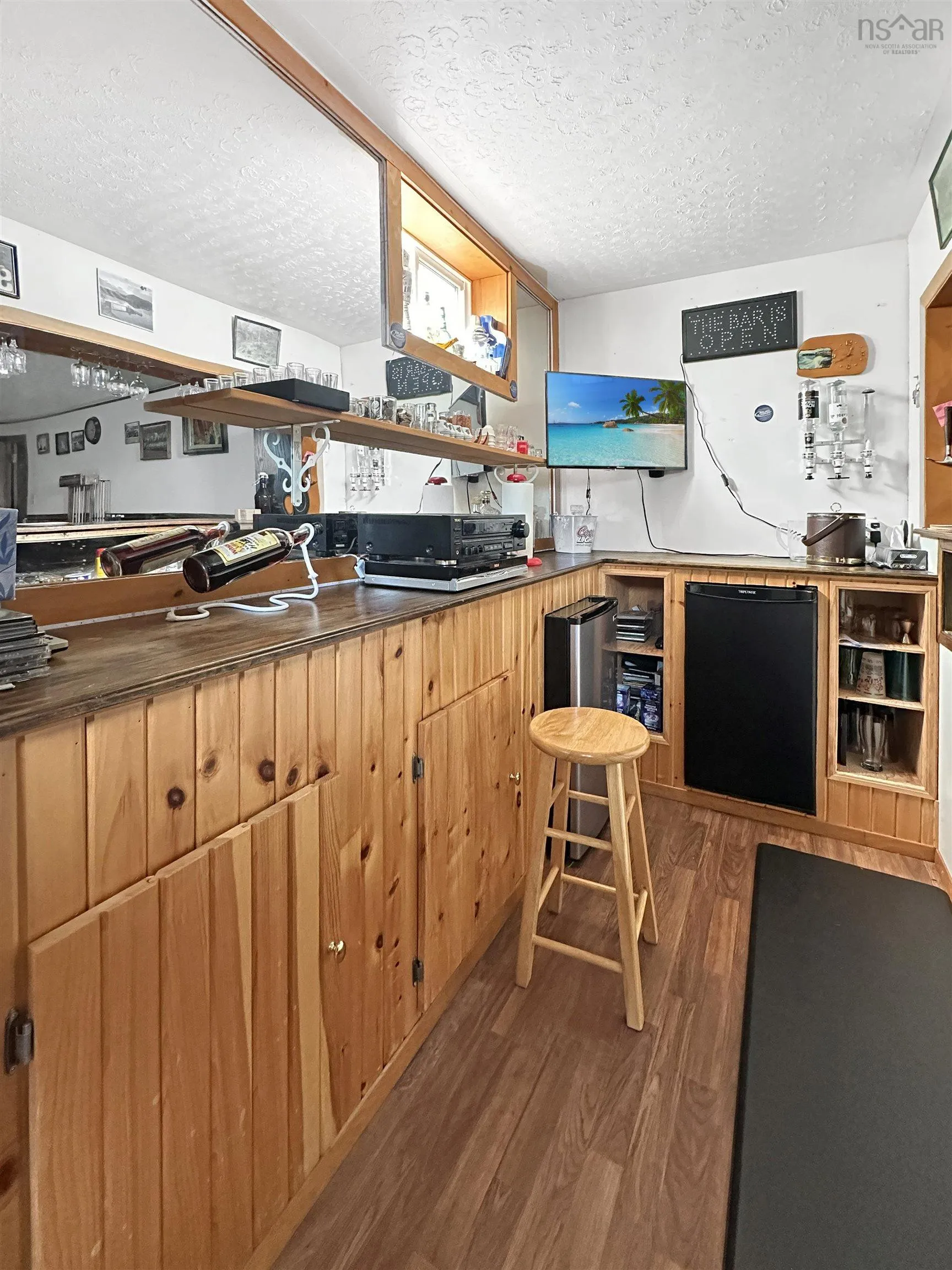 352 Lawrence Road, Rockland, NS B0P 1E0, 4 Bedrooms Bedrooms, ,3 BathroomsBathrooms,Residential,For Sale,Lawrence,202519698