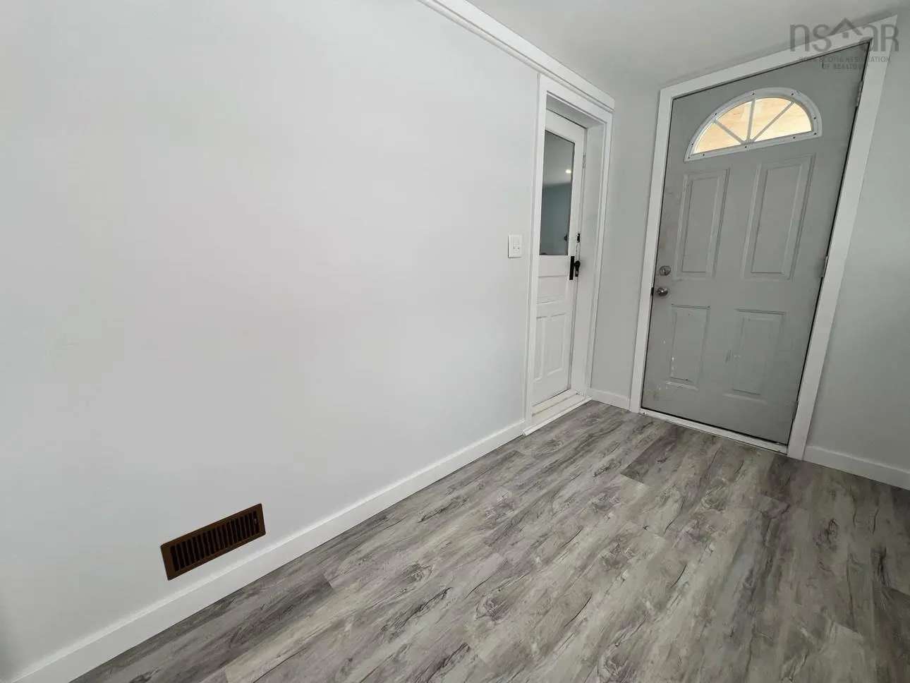 5718 Highway 2, Bass River, NS B0M 1B0, 2 Bedrooms Bedrooms, ,1 BathroomBathrooms,Residential,For Sale,Highway 2,202519670