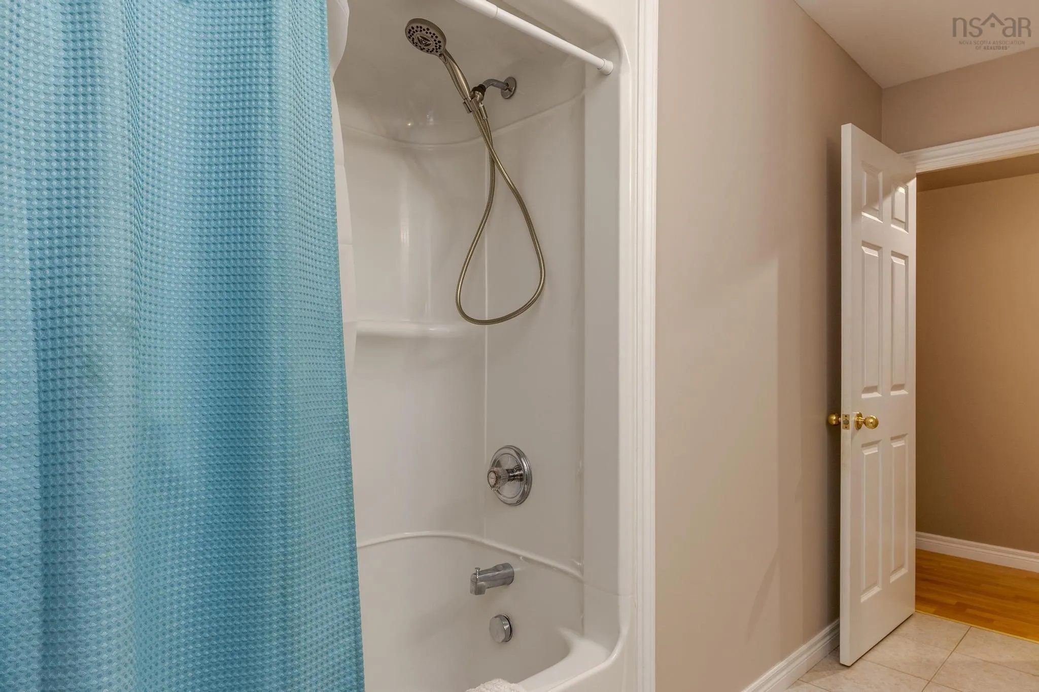 39 Ridgecrest Drive, Bridgewater, NS B4V 3V8, 5 Bedrooms Bedrooms, ,3 BathroomsBathrooms,Residential,For Sale,Ridgecrest Drive,202521981