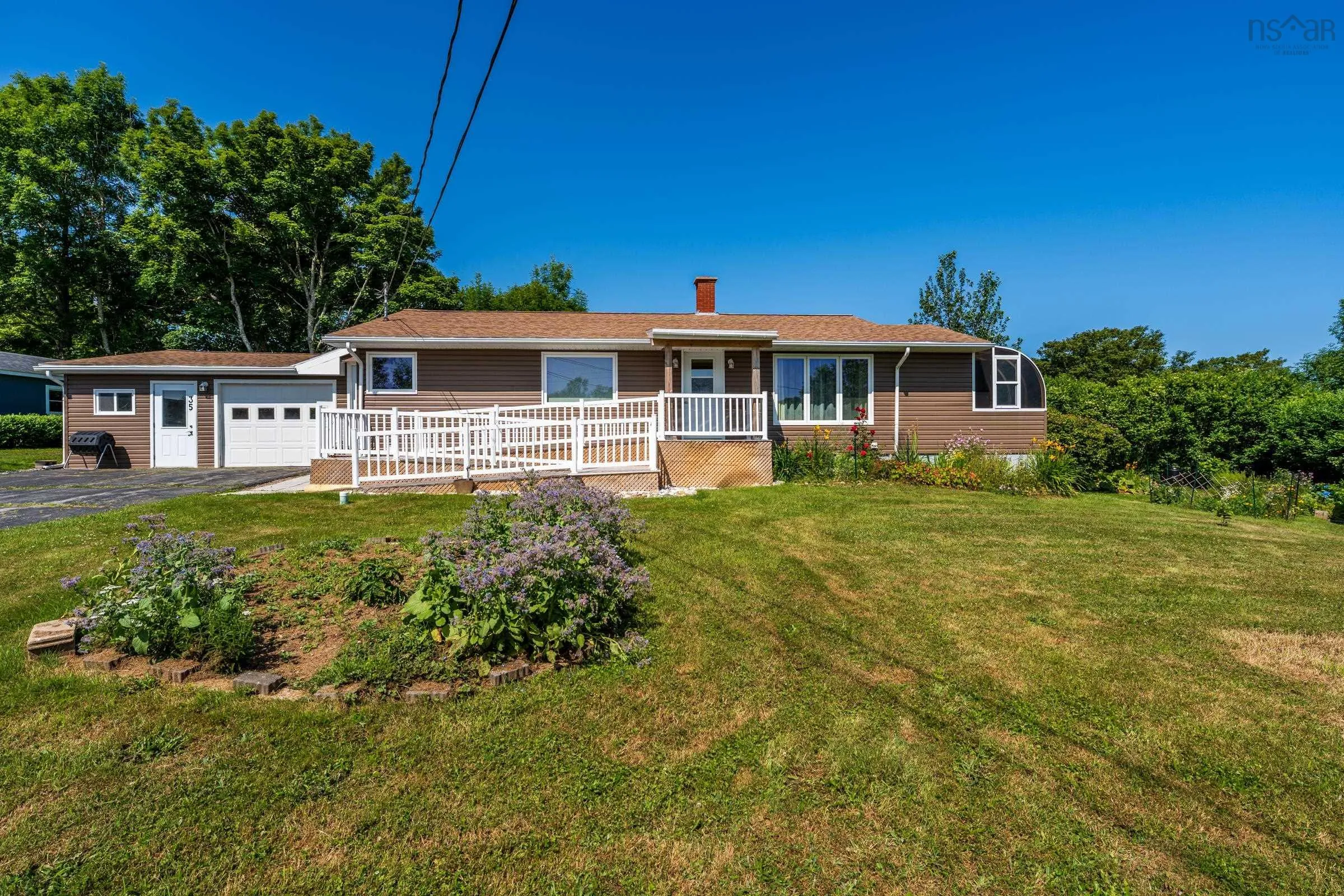 35 Hector Street, Port Maitland, NS B5A 5R8, 3 Bedrooms Bedrooms, ,2 BathroomsBathrooms,Residential,For Sale,Hector,202518693