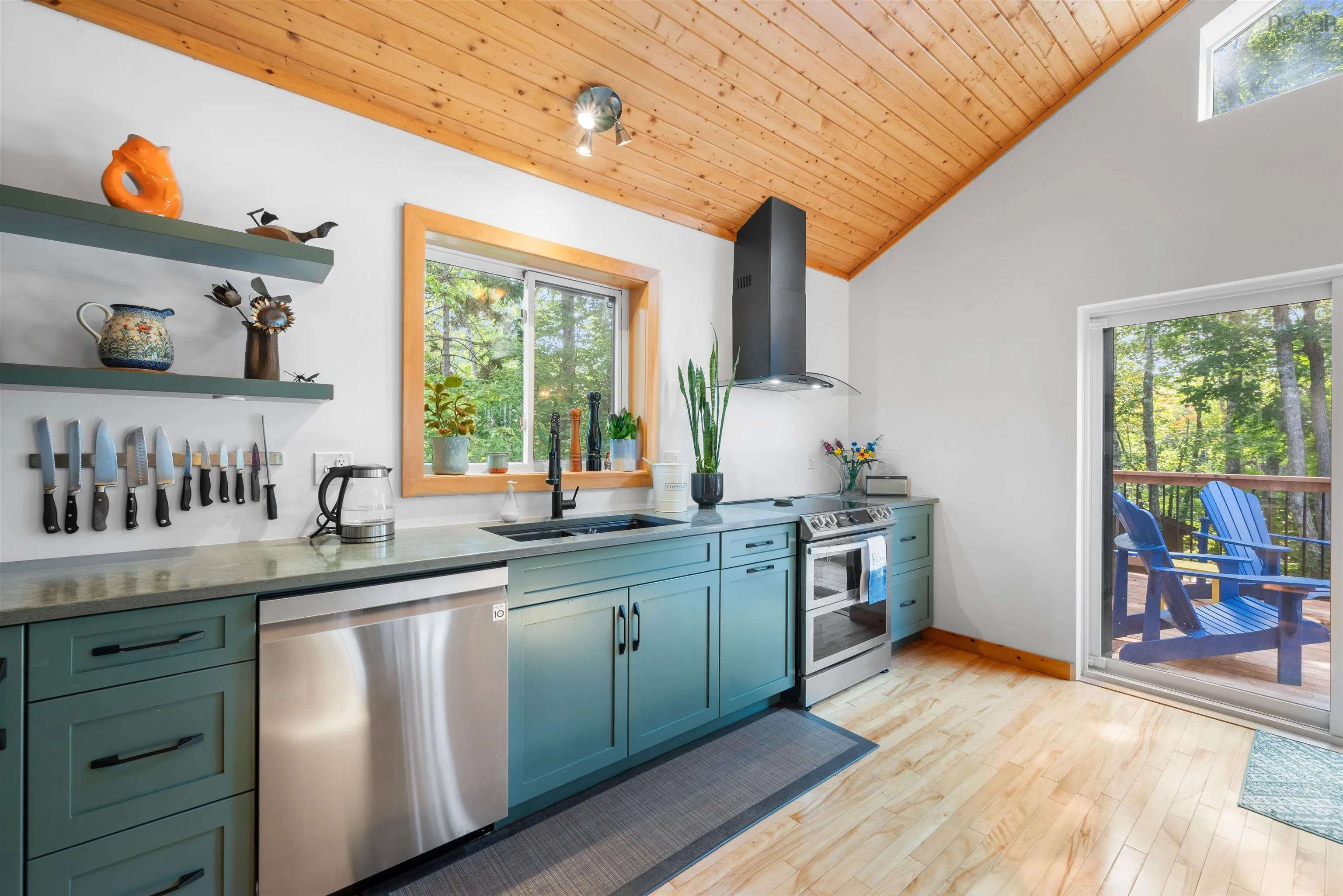 102 Canyon Point Road, Vaughan, NS B0N 2T0, 3 Bedrooms Bedrooms, ,2 BathroomsBathrooms,Residential,For Sale,Canyon Point,202511050