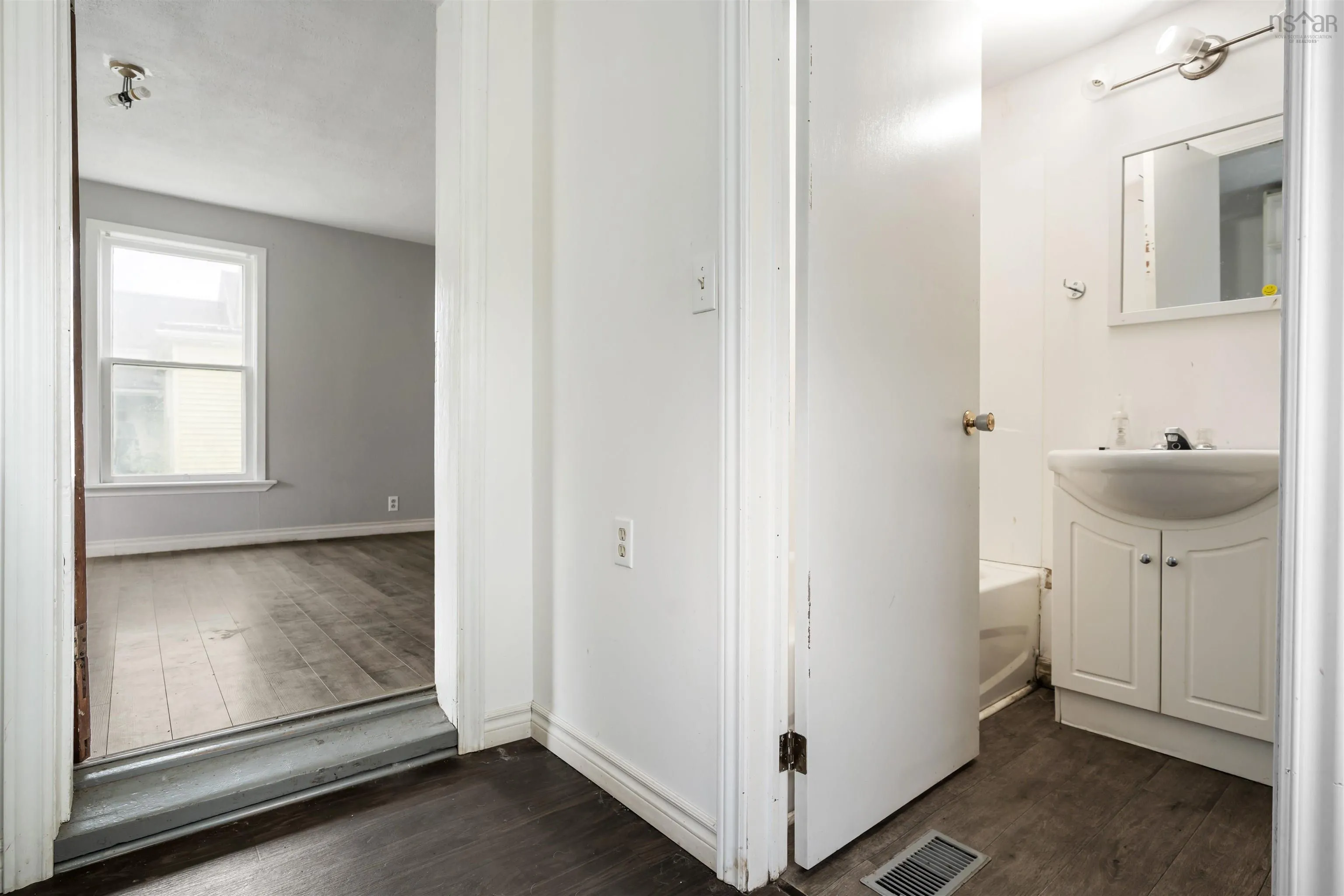 29 Edward Street, Plymouth, NS B0K 1S0, 3 Bedrooms Bedrooms, ,2 BathroomsBathrooms,Residential,For Sale,Edward,202524945
