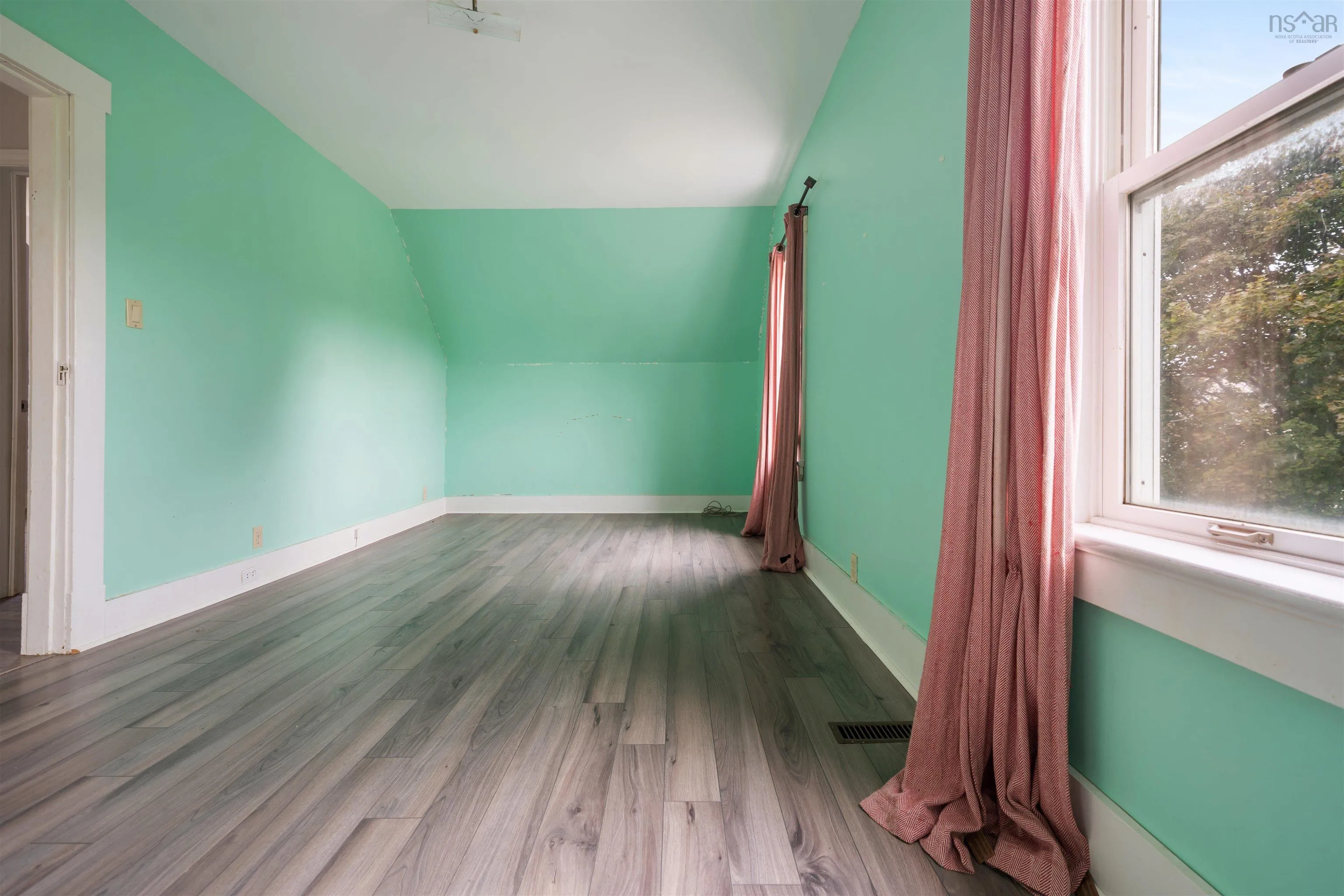 29 Edward Street, Plymouth, NS B0K 1S0, 3 Bedrooms Bedrooms, ,2 BathroomsBathrooms,Residential,For Sale,Edward,202524945