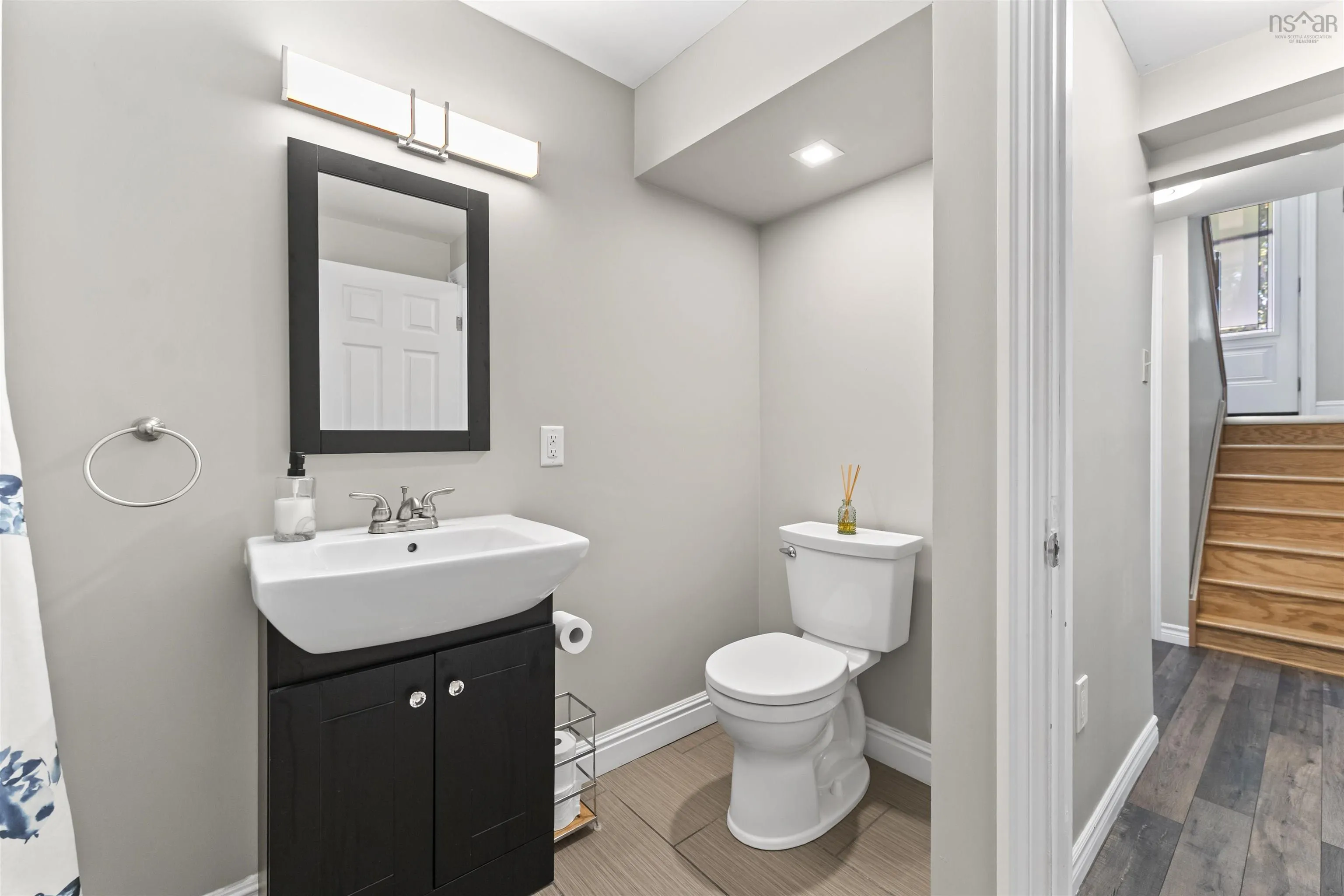 26 Feldspar Crescent, Halifax, NS B3R 2M2, 4 Bedrooms Bedrooms, ,2 BathroomsBathrooms,Residential,For Sale,Feldspar,202521145