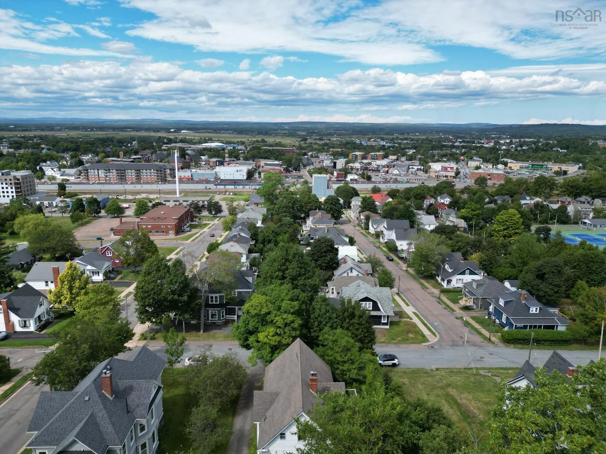 8 Lansdoon Place, Truro, NS B2N 2G1, 5 Bedrooms Bedrooms, ,3 BathroomsBathrooms,Residential,For Sale,Lansdoon,202522474
