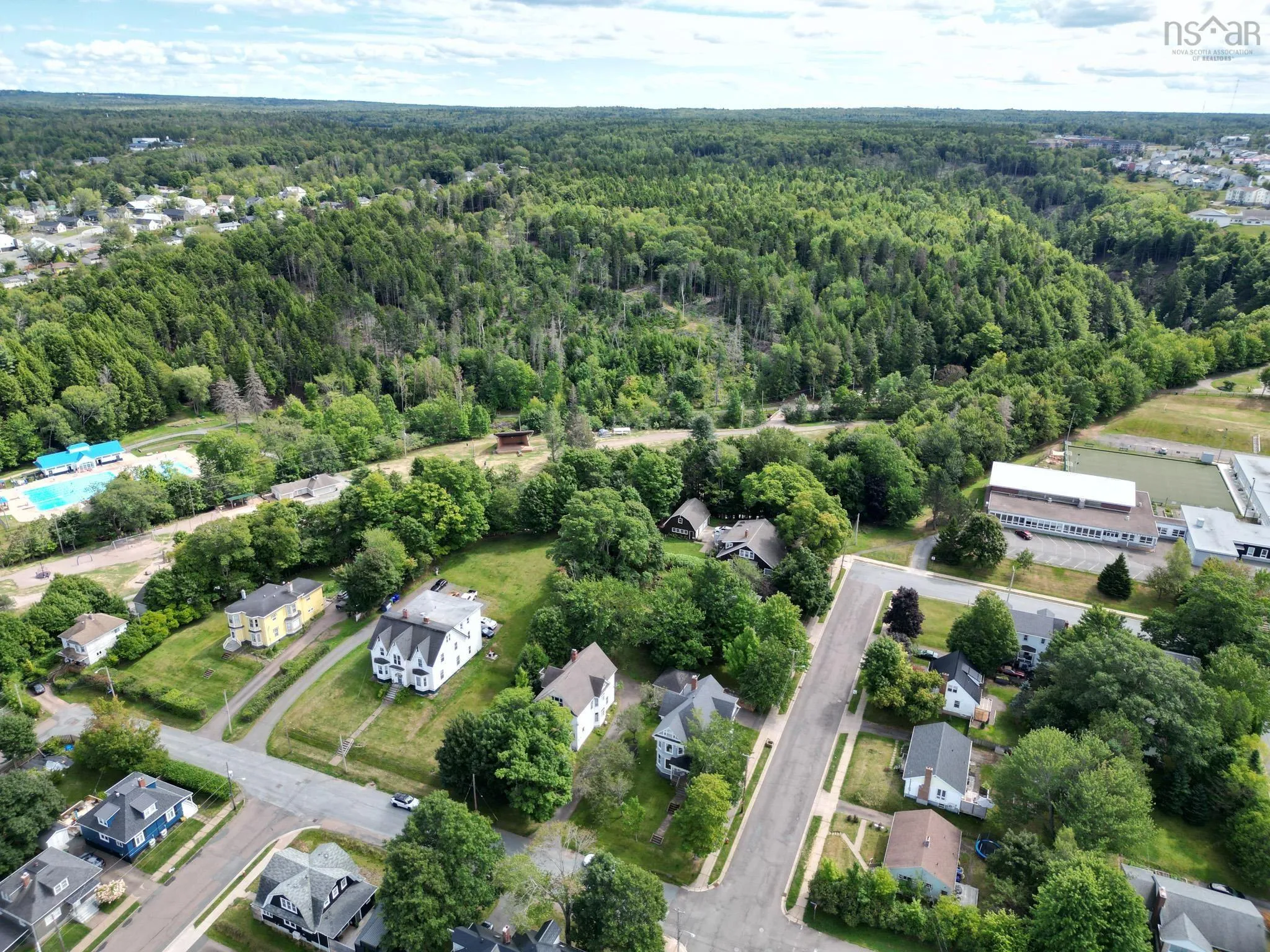 8 Lansdoon Place, Truro, NS B2N 2G1, 5 Bedrooms Bedrooms, ,3 BathroomsBathrooms,Residential,For Sale,Lansdoon,202522474