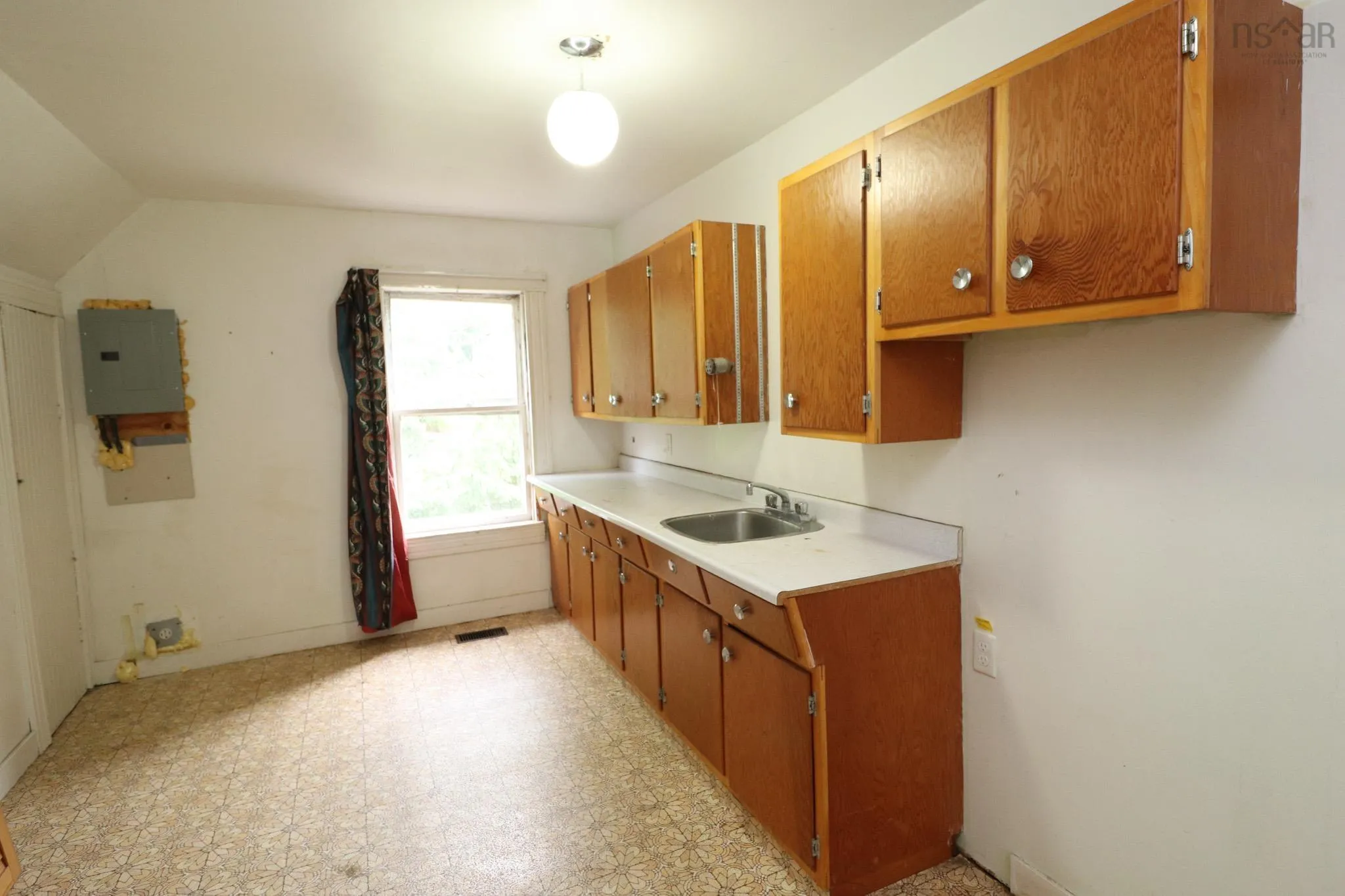8 Lansdoon Place, Truro, NS B2N 2G1, 5 Bedrooms Bedrooms, ,3 BathroomsBathrooms,Residential,For Sale,Lansdoon,202522474