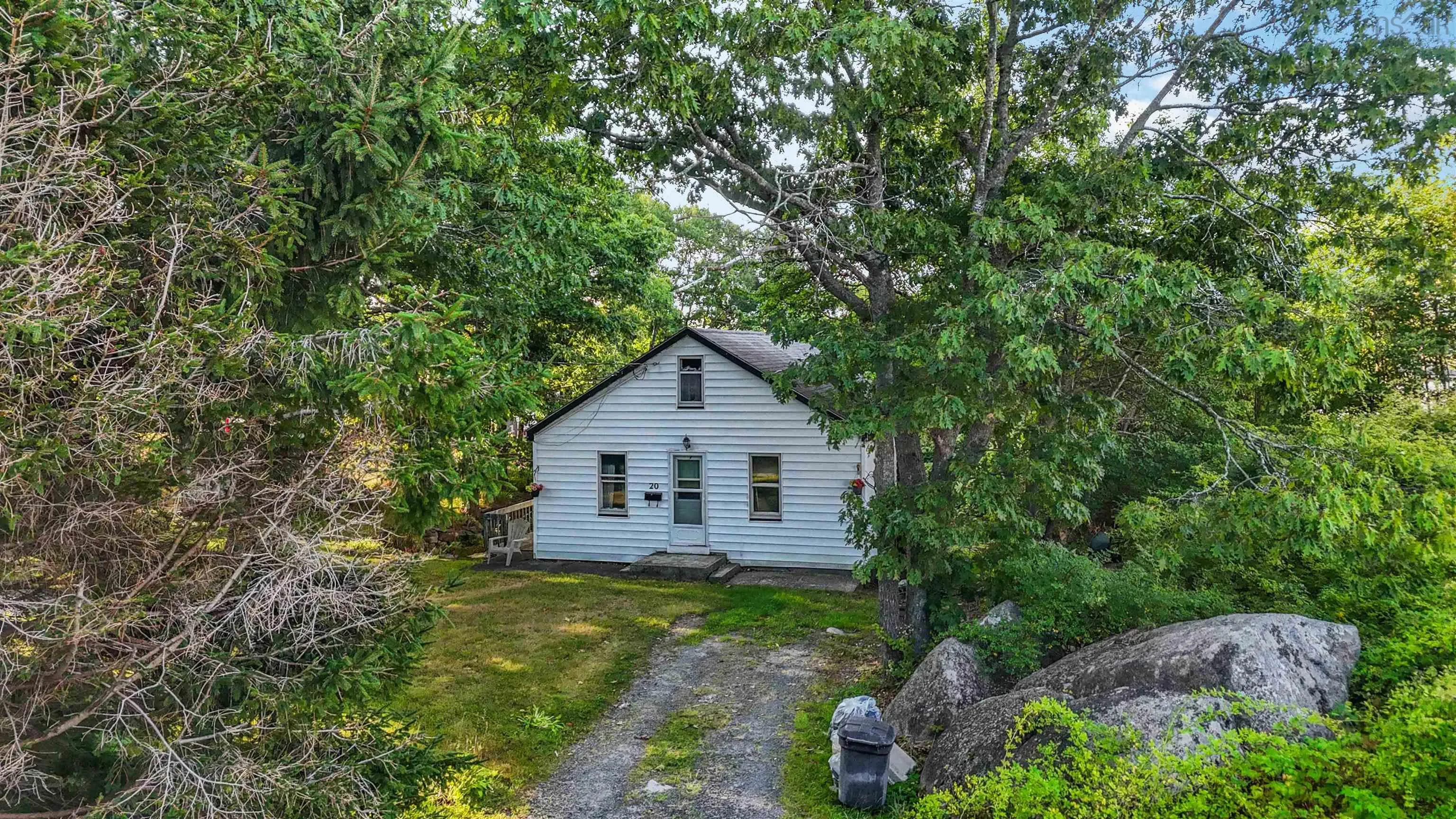20 Layton Road, Halifax, NS B3P 1Z8, 4 Bedrooms Bedrooms, ,1 BathroomBathrooms,Residential,For Sale,Layton,202522372